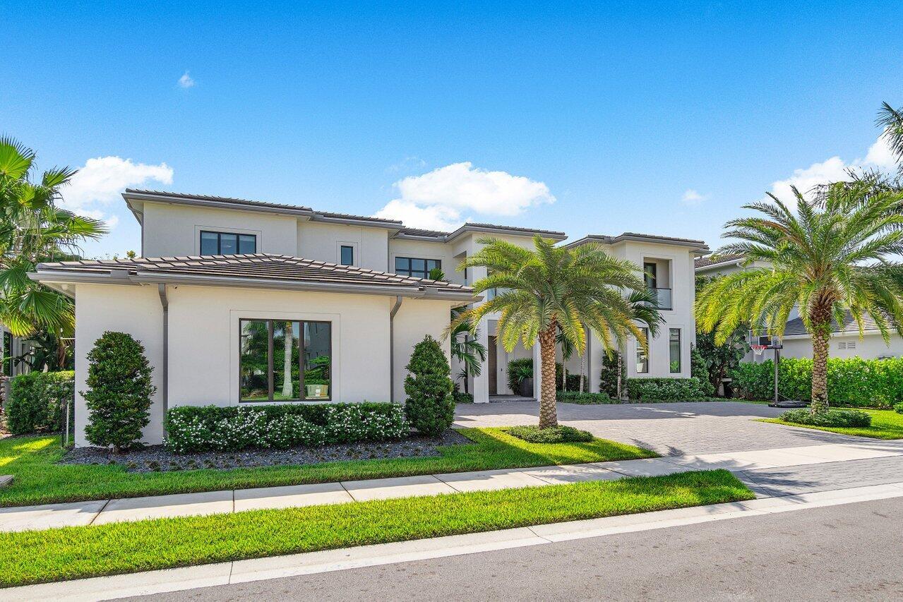 ROYAL PALM POLO - Residential