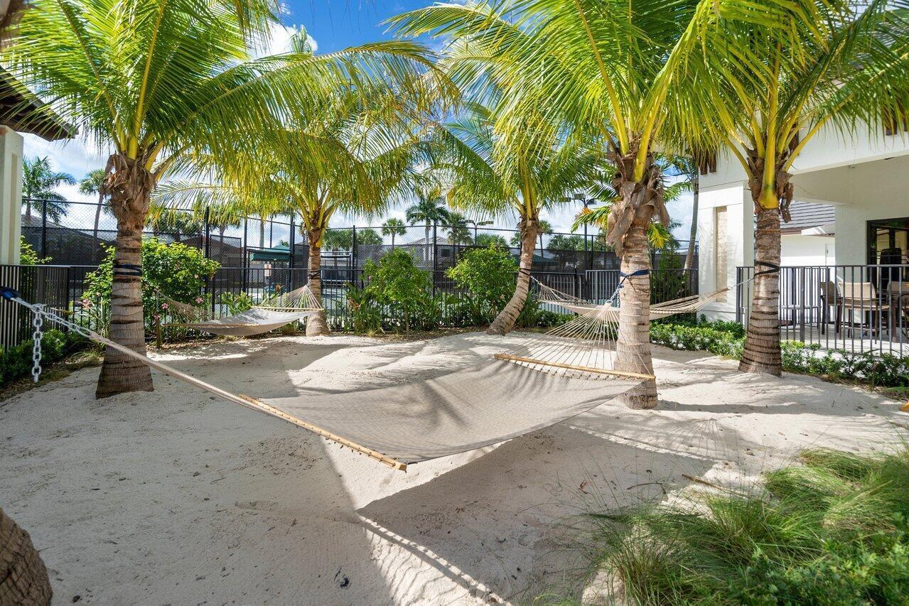 ROYAL PALM POLO - Residential