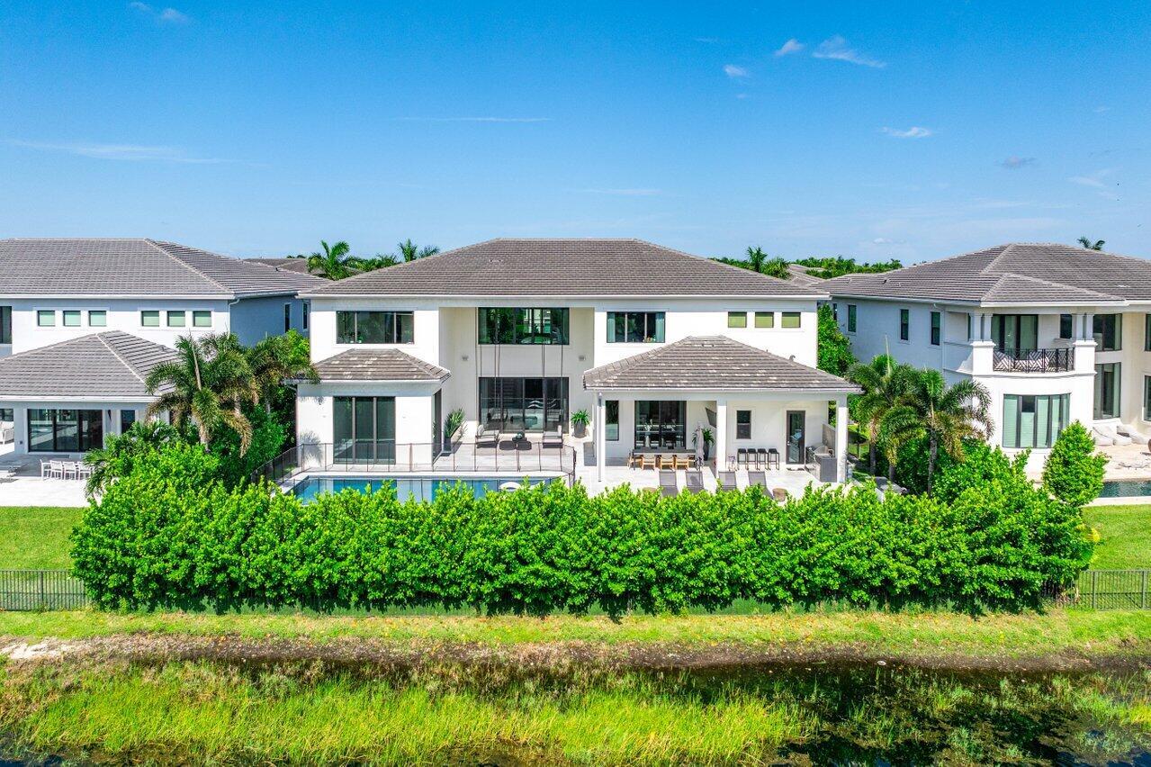 ROYAL PALM POLO - Residential
