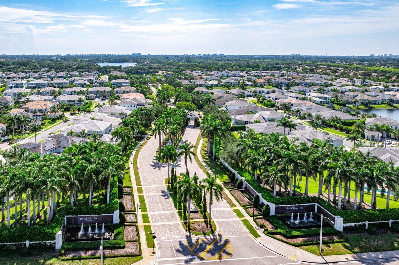 ROYAL PALM POLO - Residential