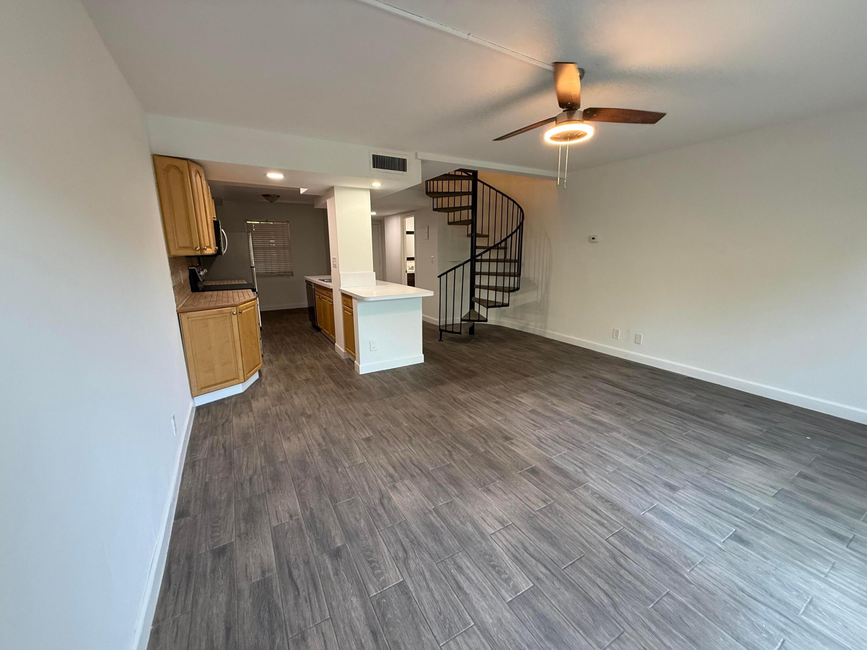 TENNIS CLUB MC LOUGHLIN CONDO - Residential Lease