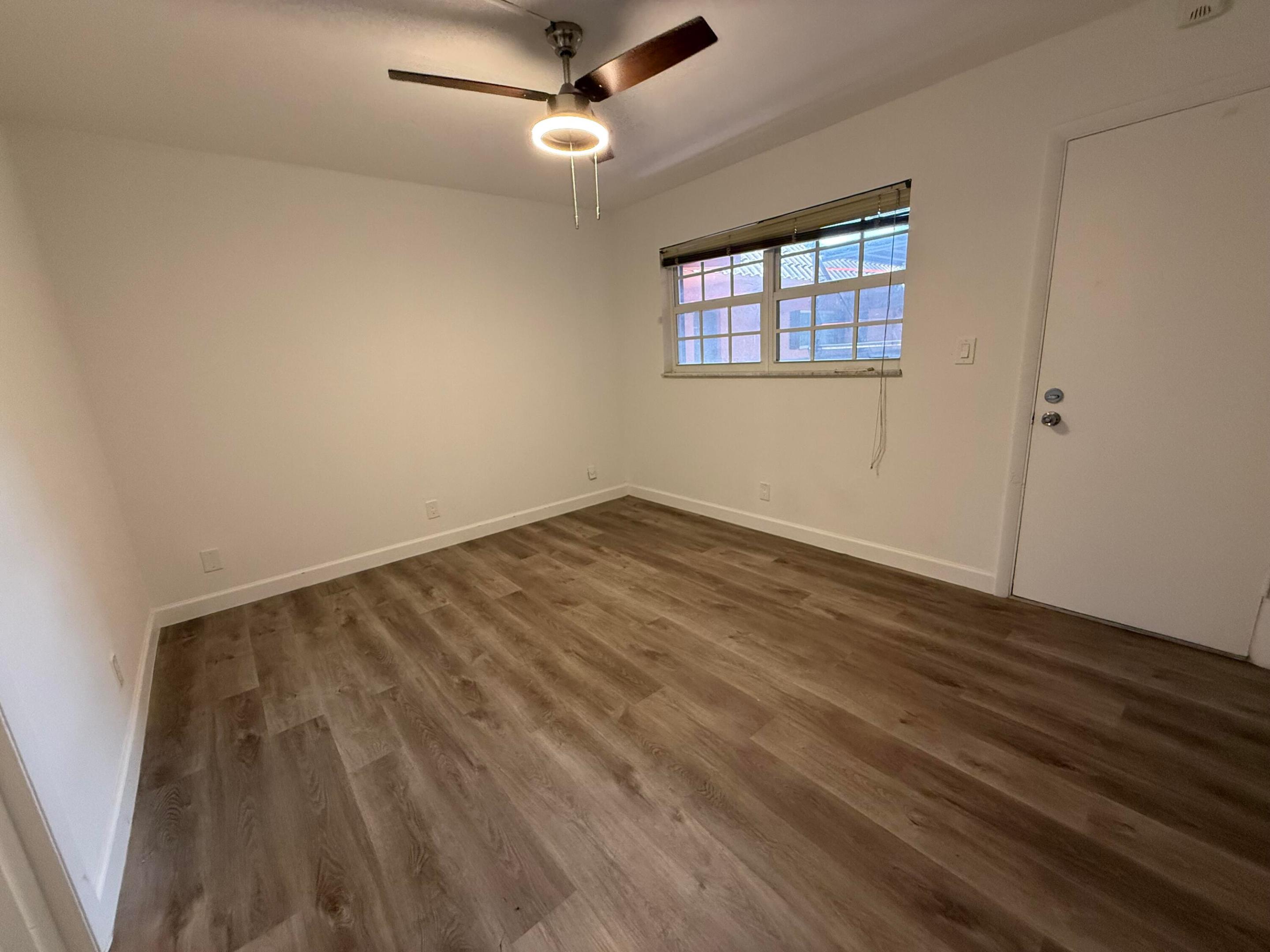 TENNIS CLUB MC LOUGHLIN CONDO - Residential Lease