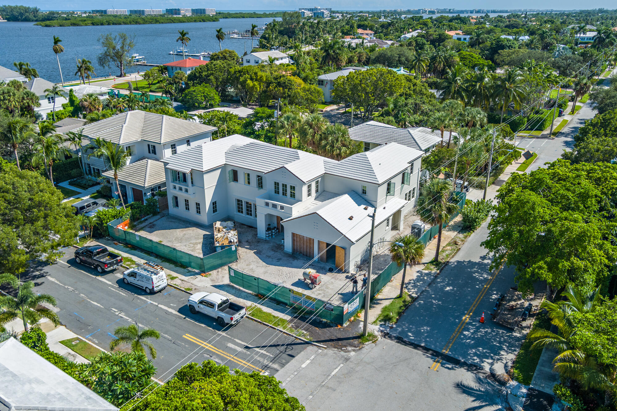EDGEWATER - Residential