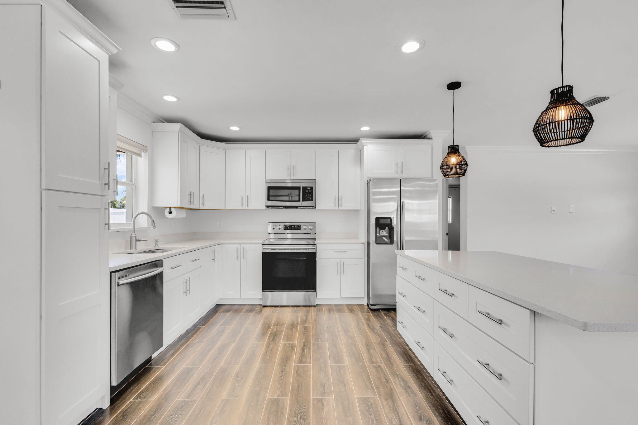 EASTVIEW MANOR - Residential Lease
