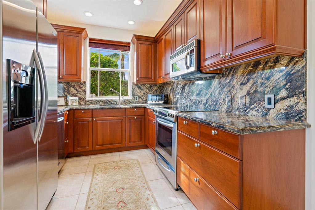 CASSEEKEY ISLAND AT JONATHANS LANDING - Residential