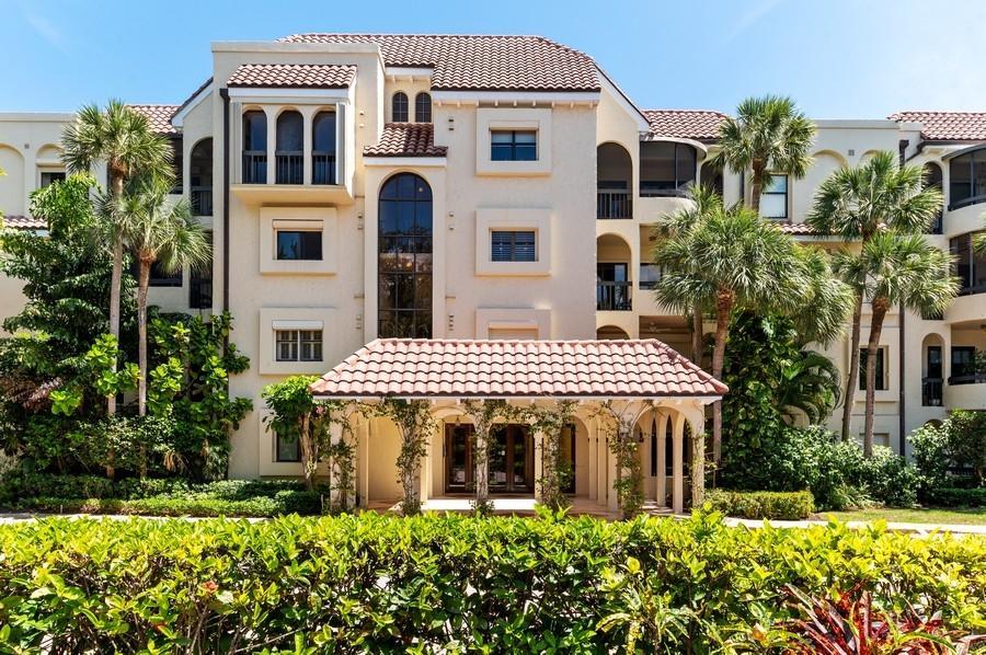 EL CORTIJO CONDO - Residential