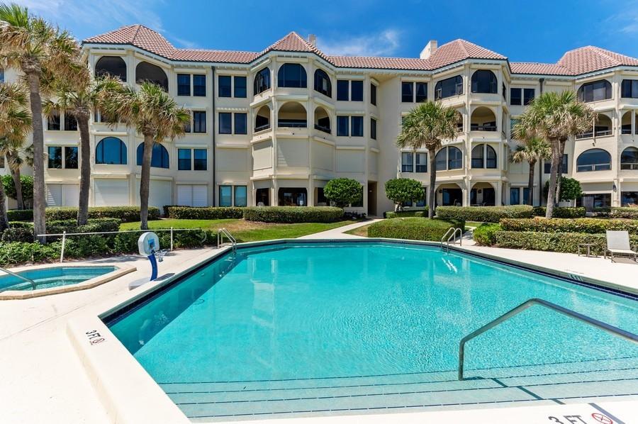 EL CORTIJO CONDO - Residential