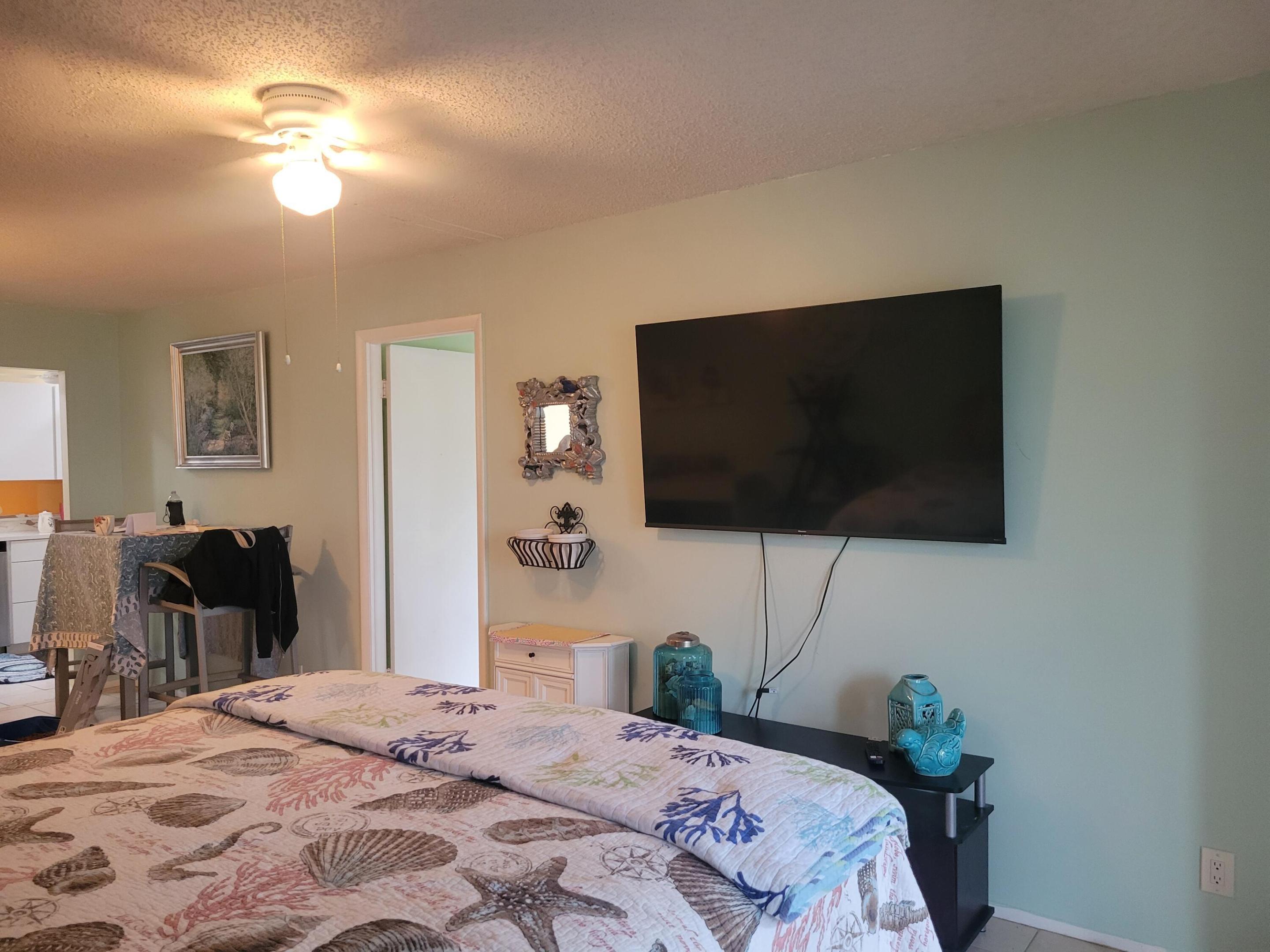 GOLDEN LAKES VILLAGE CONDO 1 THRU 13-A - Residential Lease
