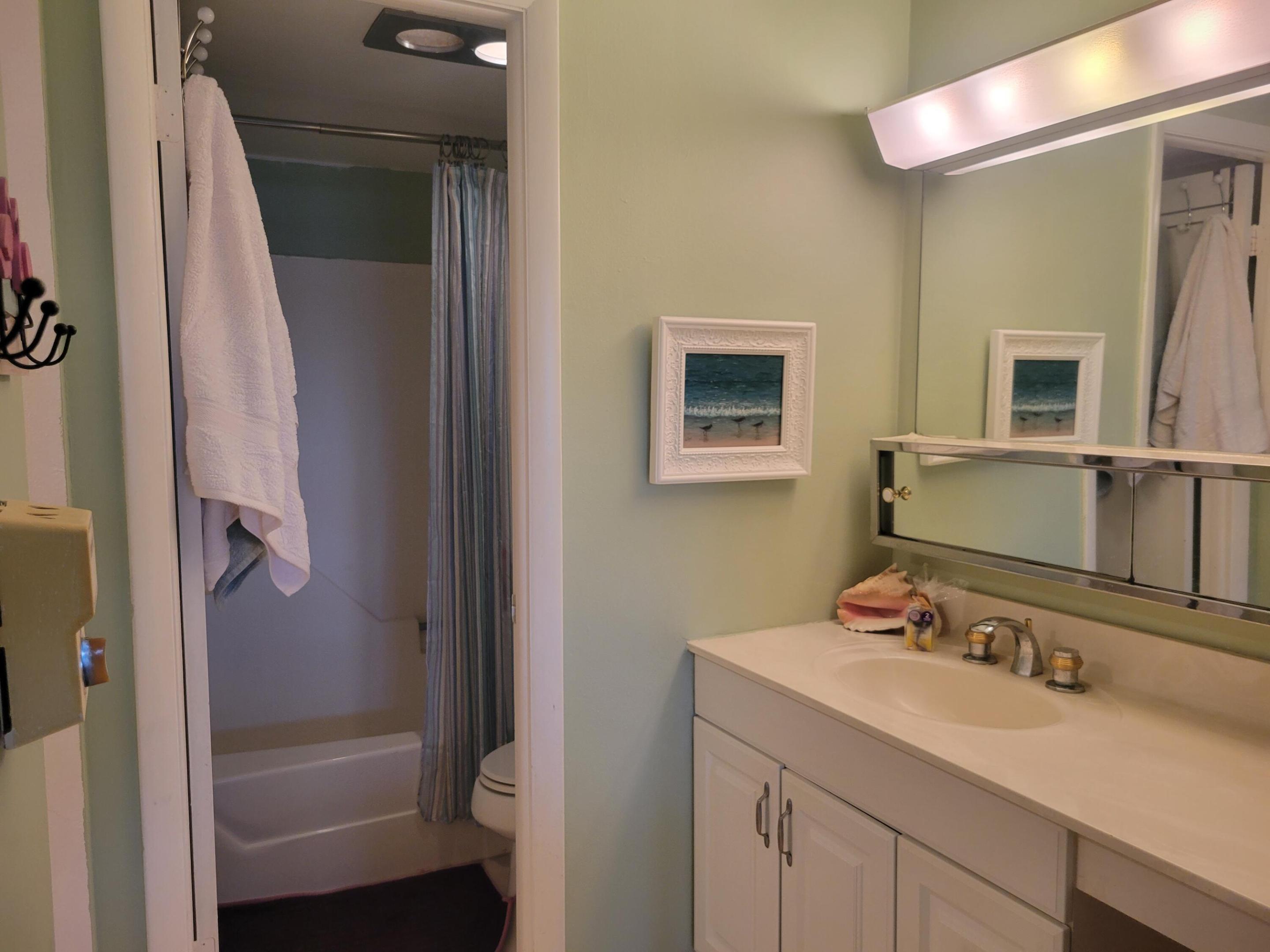 GOLDEN LAKES VILLAGE CONDO 1 THRU 13-A - Residential Lease