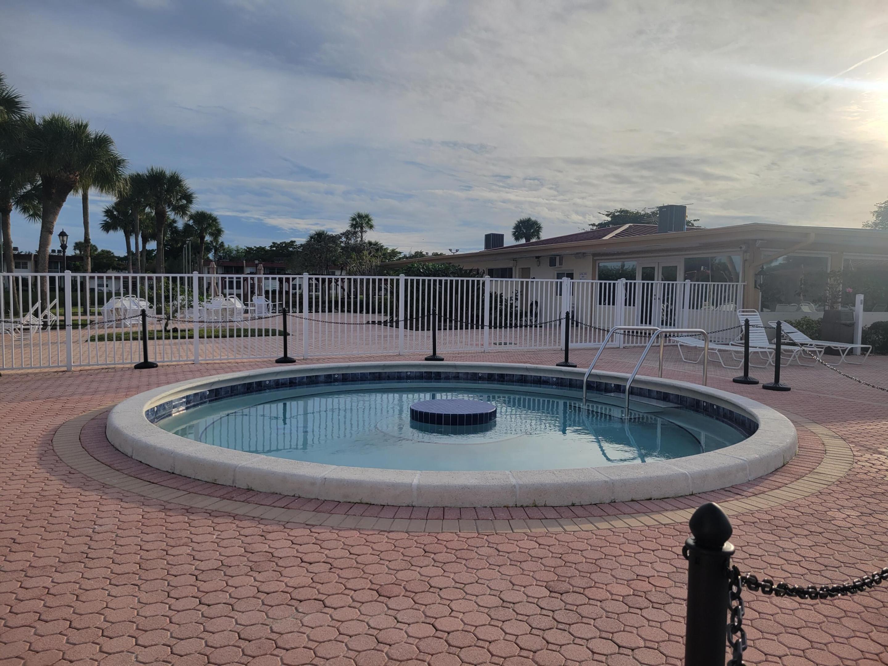 GOLDEN LAKES VILLAGE CONDO 1 THRU 13-A - Residential Lease