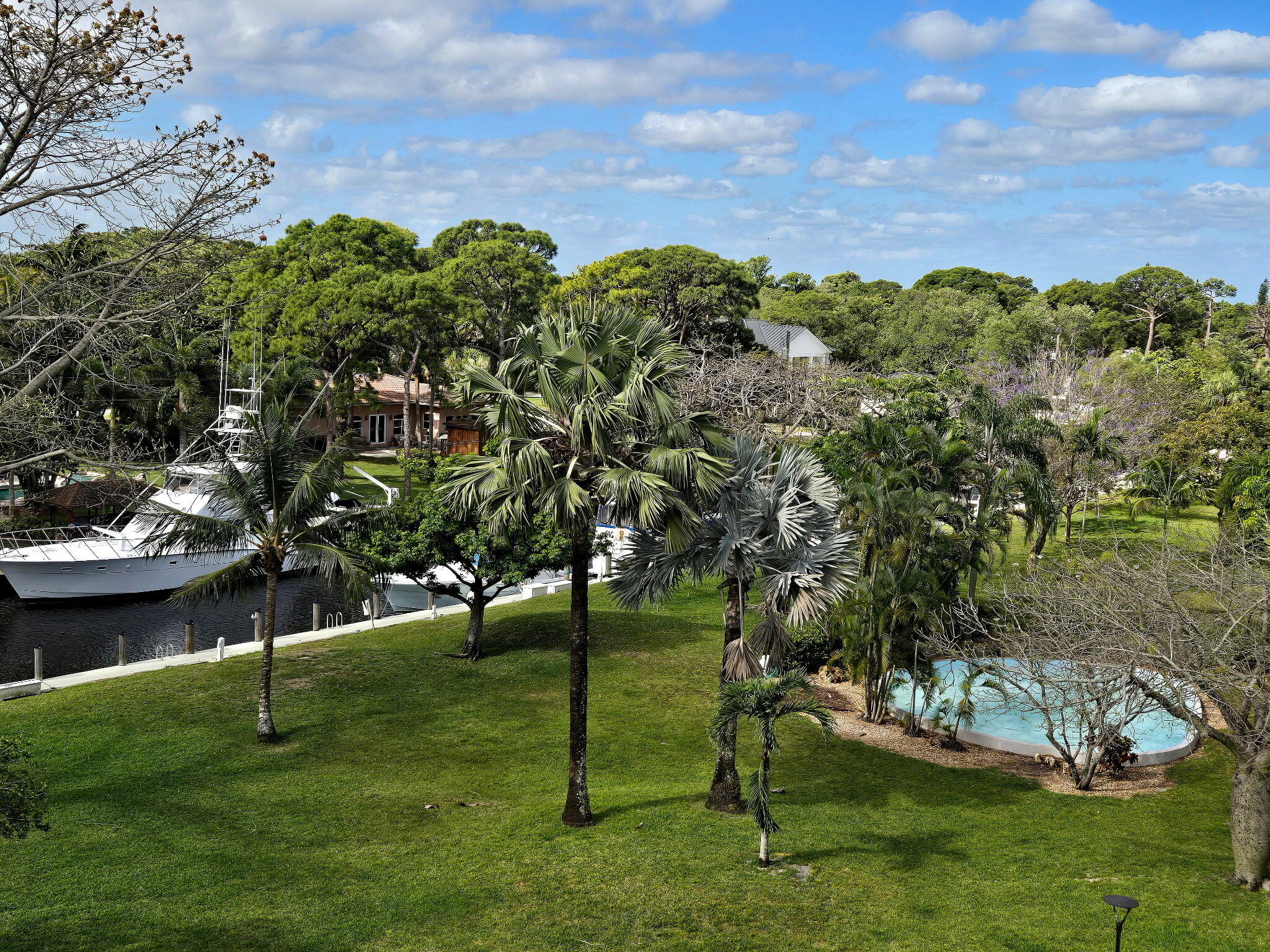 RIVER REACH CONDOMINIUM II - Residential