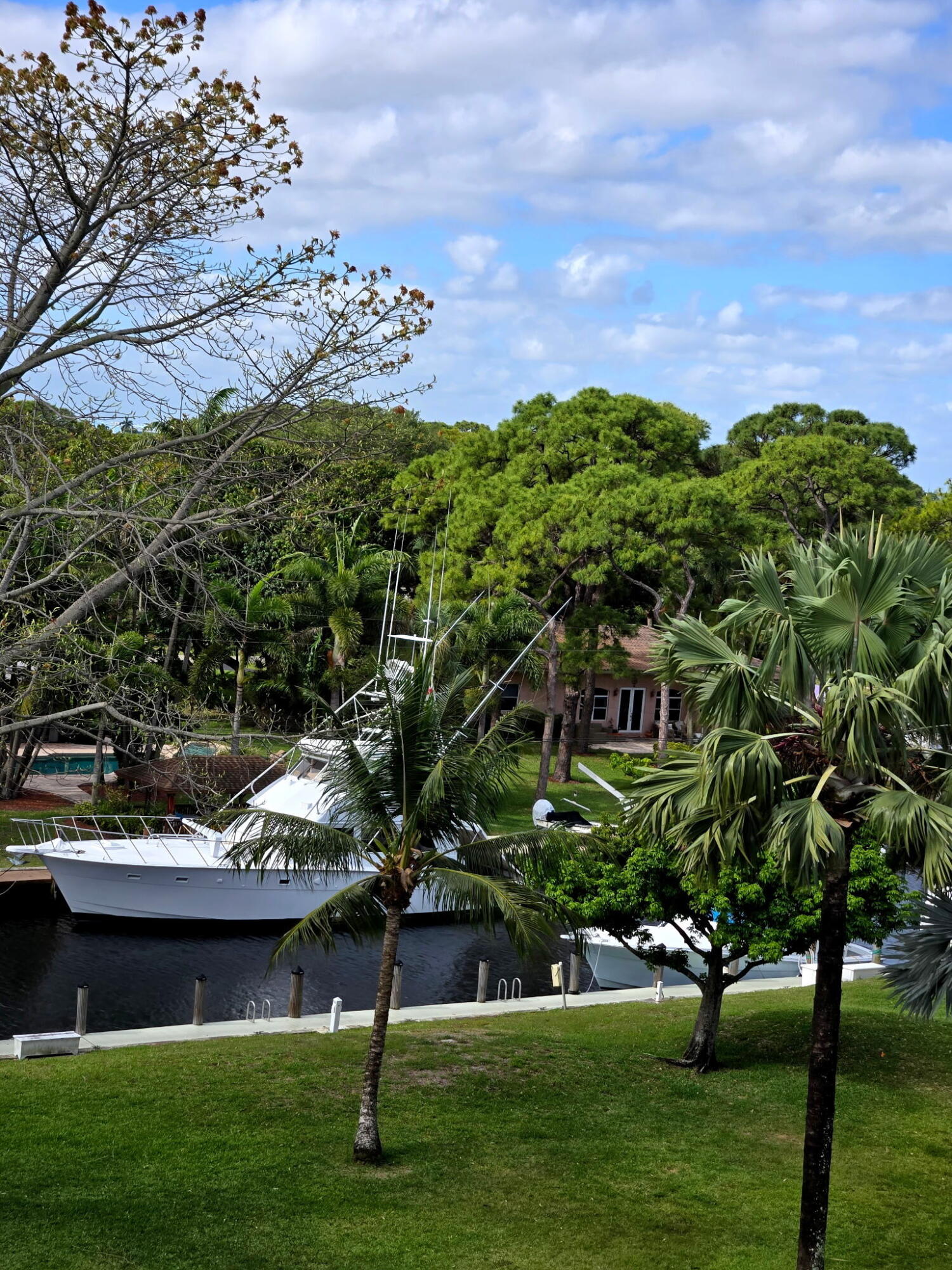 RIVER REACH CONDOMINIUM II - Residential
