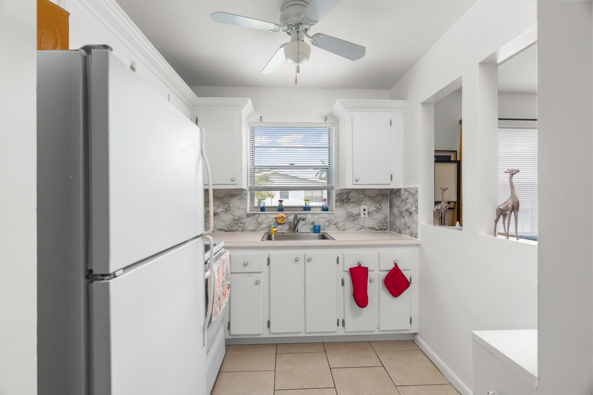 WINDSOR CONDOS - Residential Lease