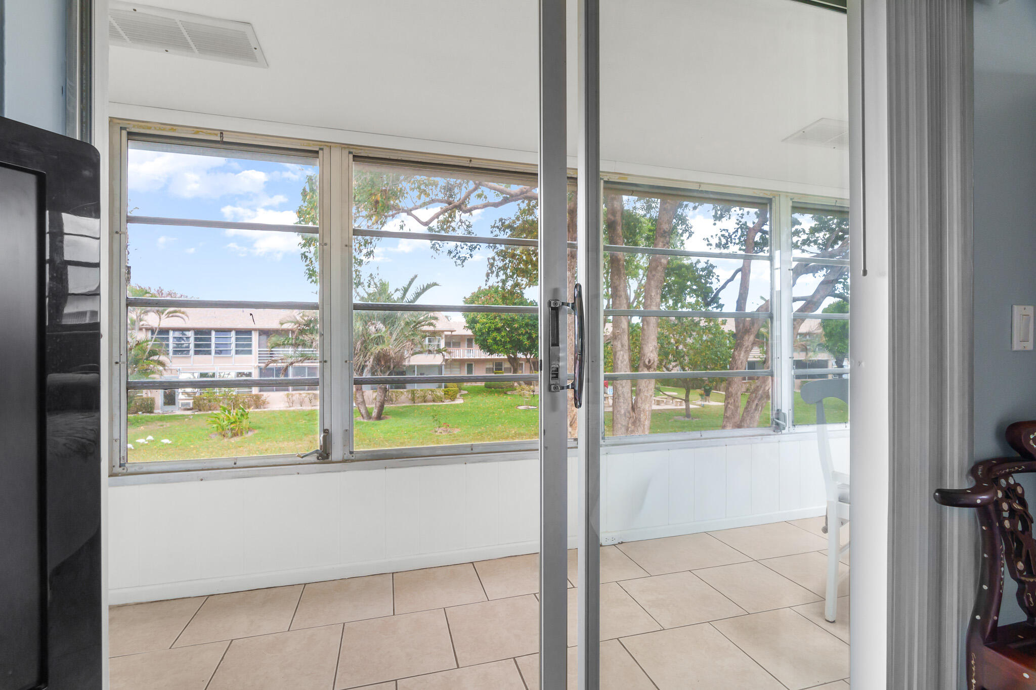 WINDSOR CONDOS - Residential Lease