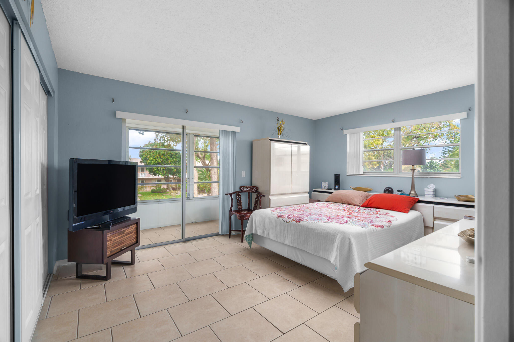 WINDSOR CONDOS - Residential Lease