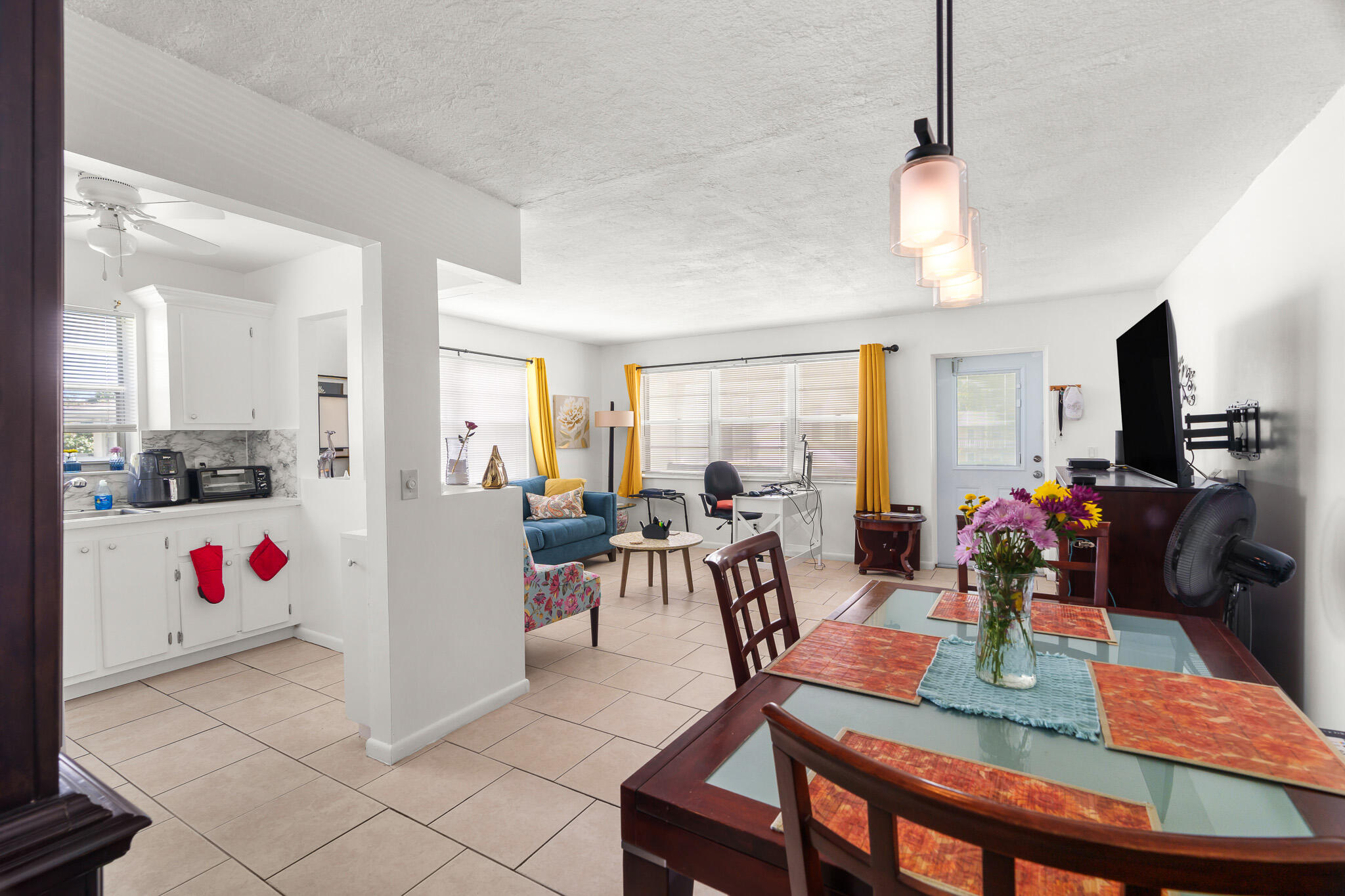 WINDSOR CONDOS - Residential Lease