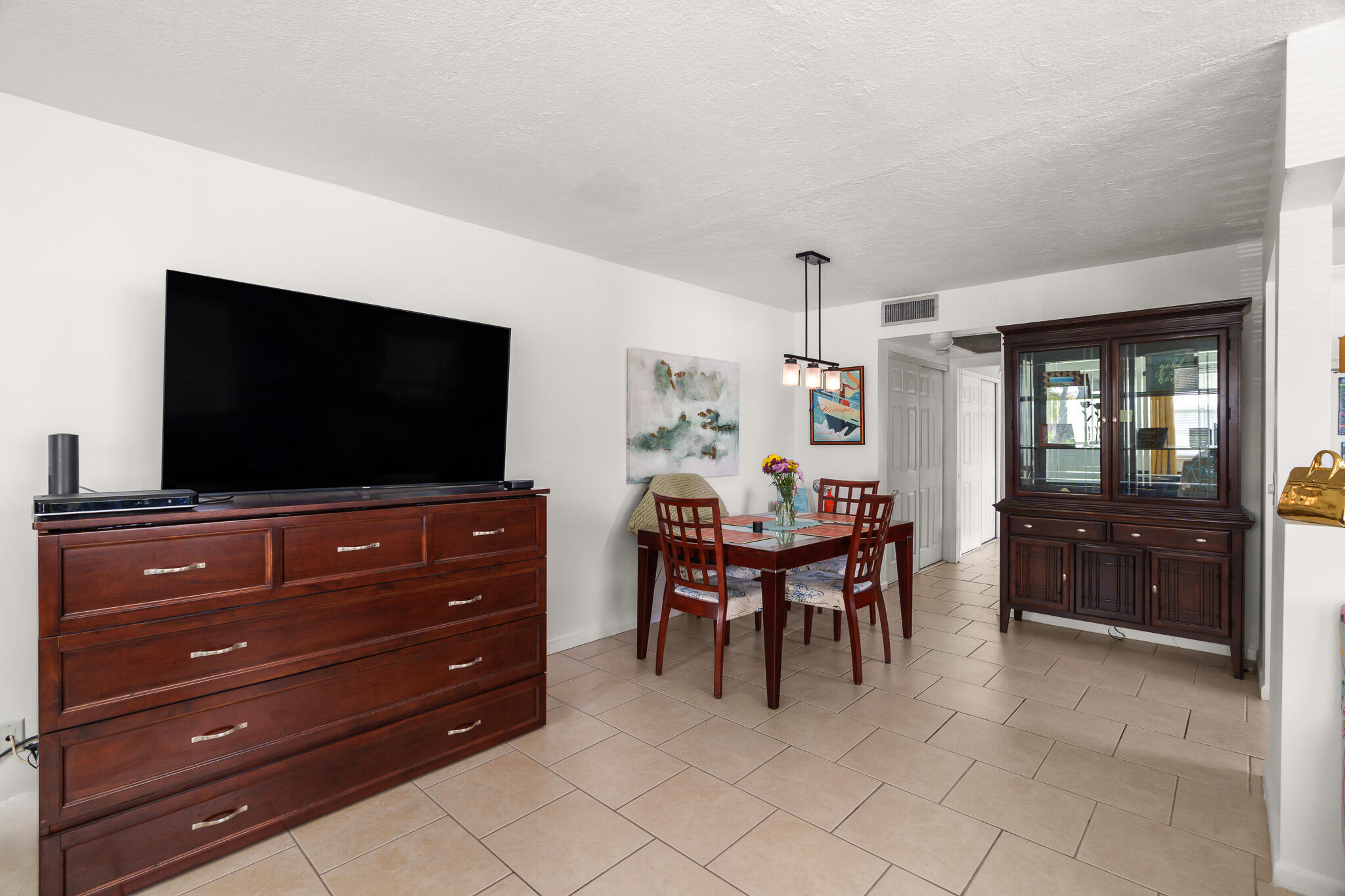 WINDSOR CONDOS - Residential Lease