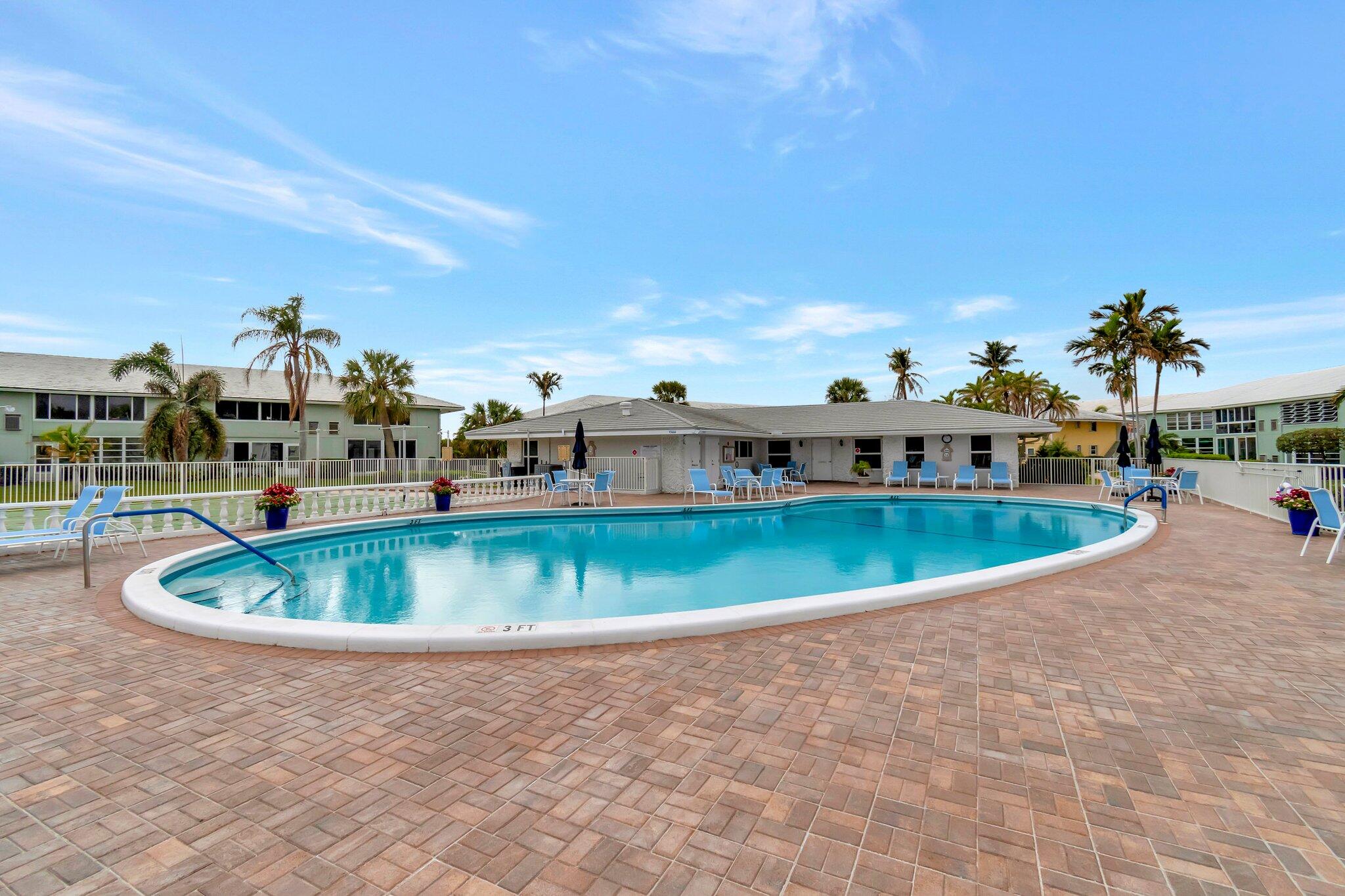 ST GEORGE HOUSE CONDO - Residential