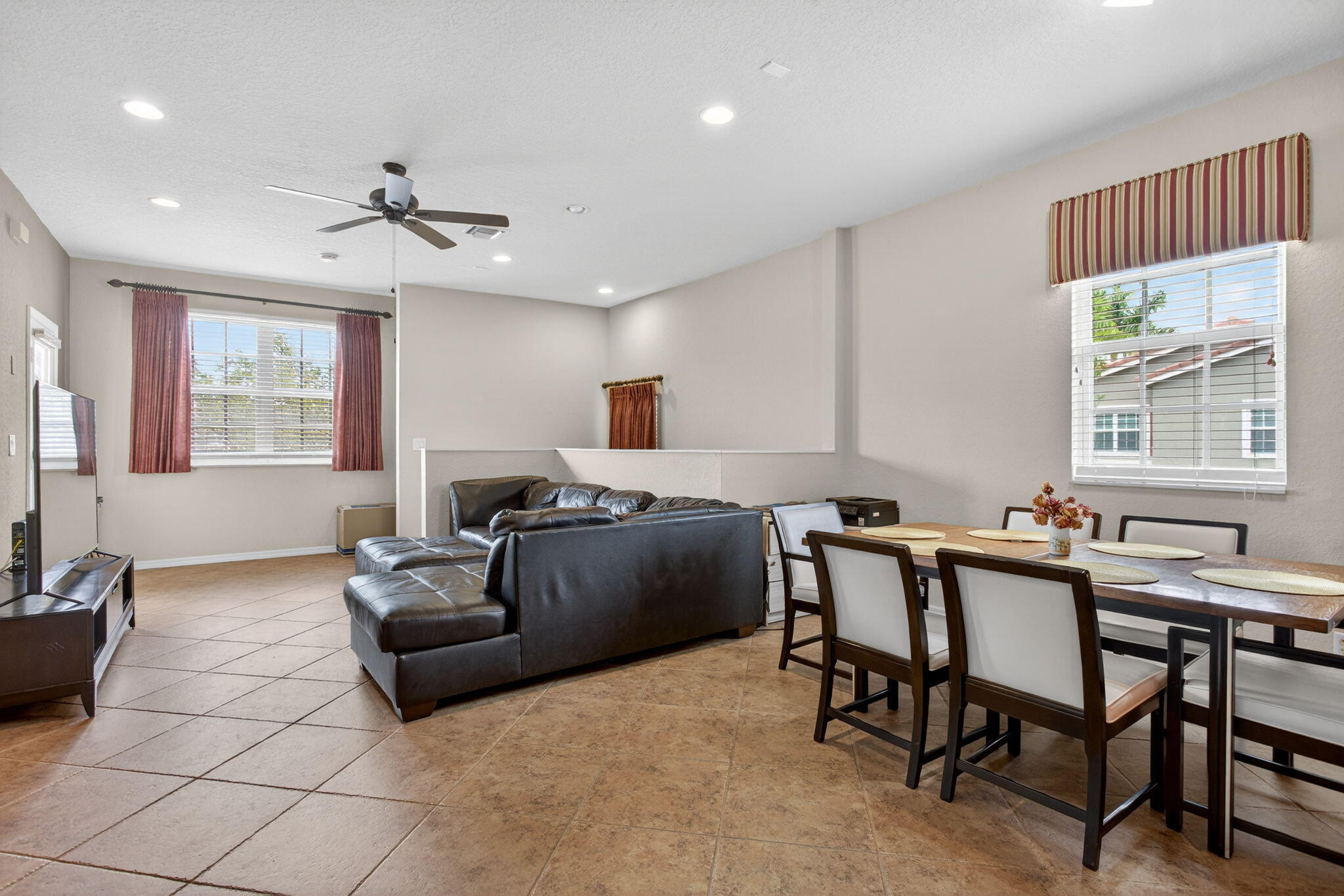 HAMPTON HILLS CONDO - Residential
