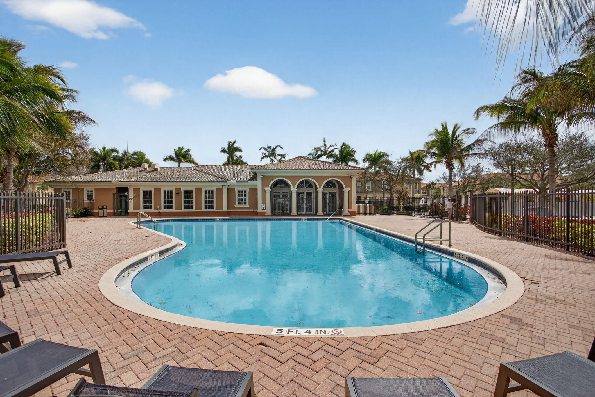 HAMPTON HILLS CONDO - Residential