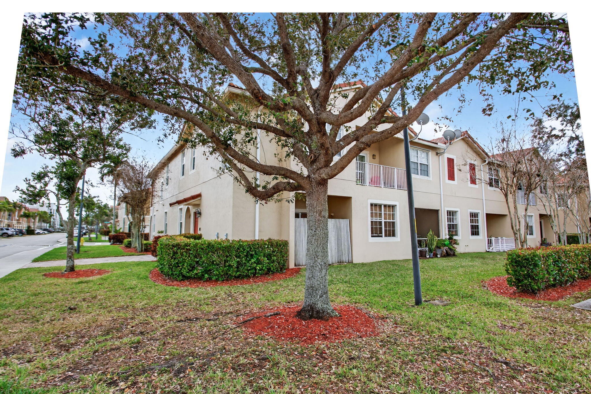 Welcome home to Paradise!
Beautifully appointed 3 bedroom, 2 bathroom open living townhome with 1 car garage. Inviting balcony off the living area calls you for morning coffee/tea or happy hour. Community amenities are inclusive of a large heated swimming pool overlooking a spacious lake, a fully equipped fitness center, a club room, a children's playground, and a community boat ramp.
Conveniently located on the North Side of Commercial Boulevard and NW 91 Avenue, West of Pine Island Road, Hampton Hills provides easy access to the Sawgrass Expressway, the Florida Turnpike, I-595, shopping, dining, medical facilities, and entertainment.
HOA includes water, cable, common area maintenance, and security.
This home has it all!