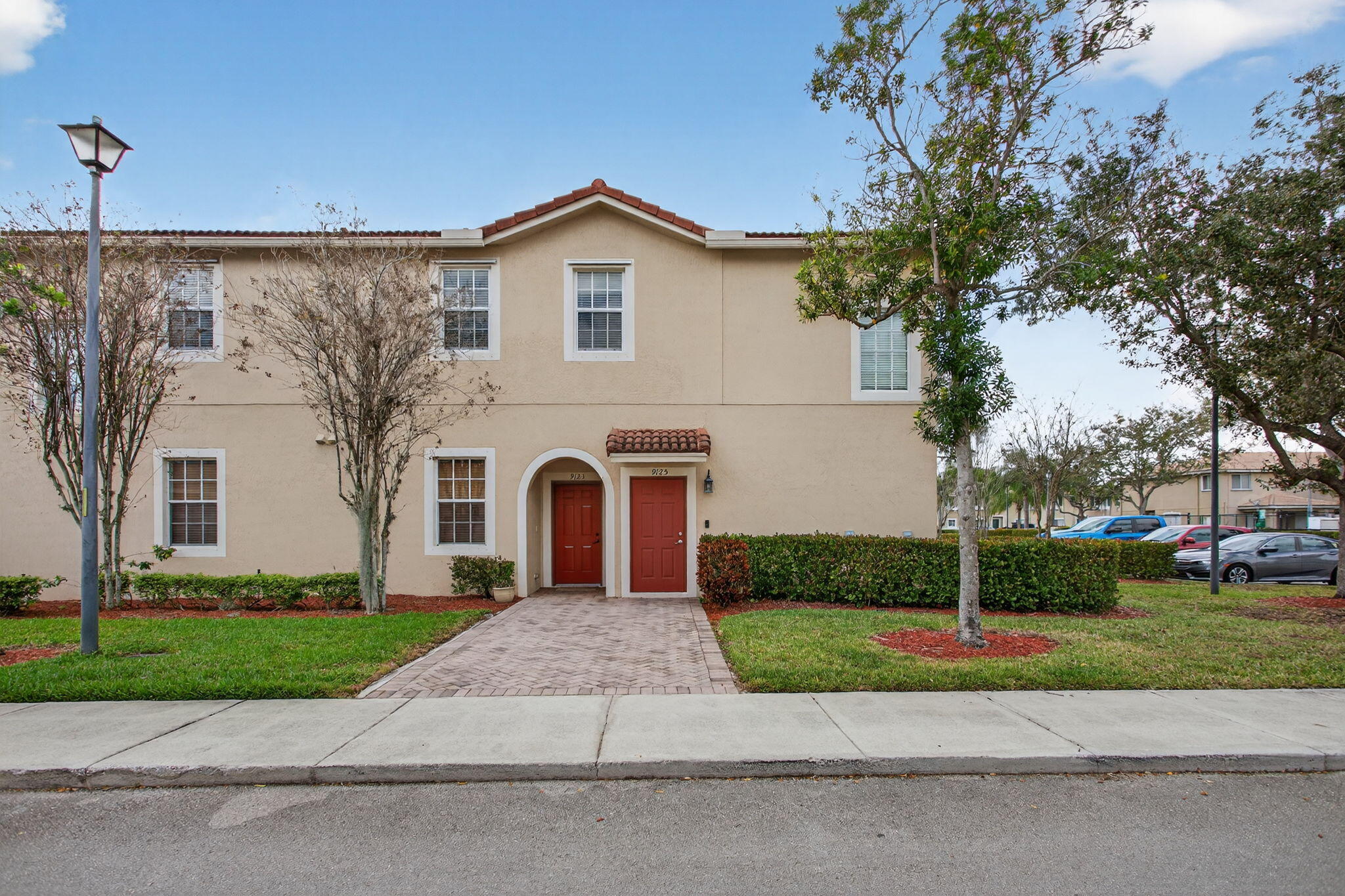HAMPTON HILLS CONDO - Residential
