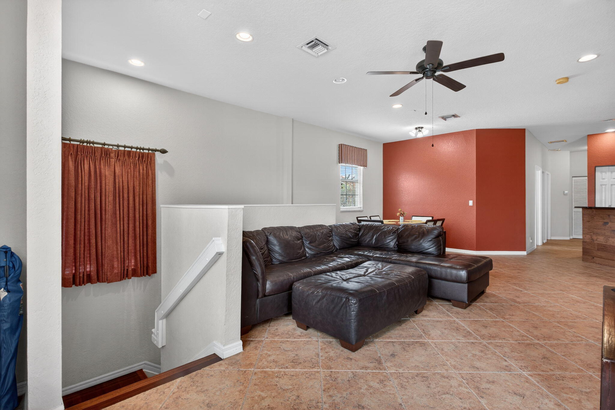 HAMPTON HILLS CONDO - Residential