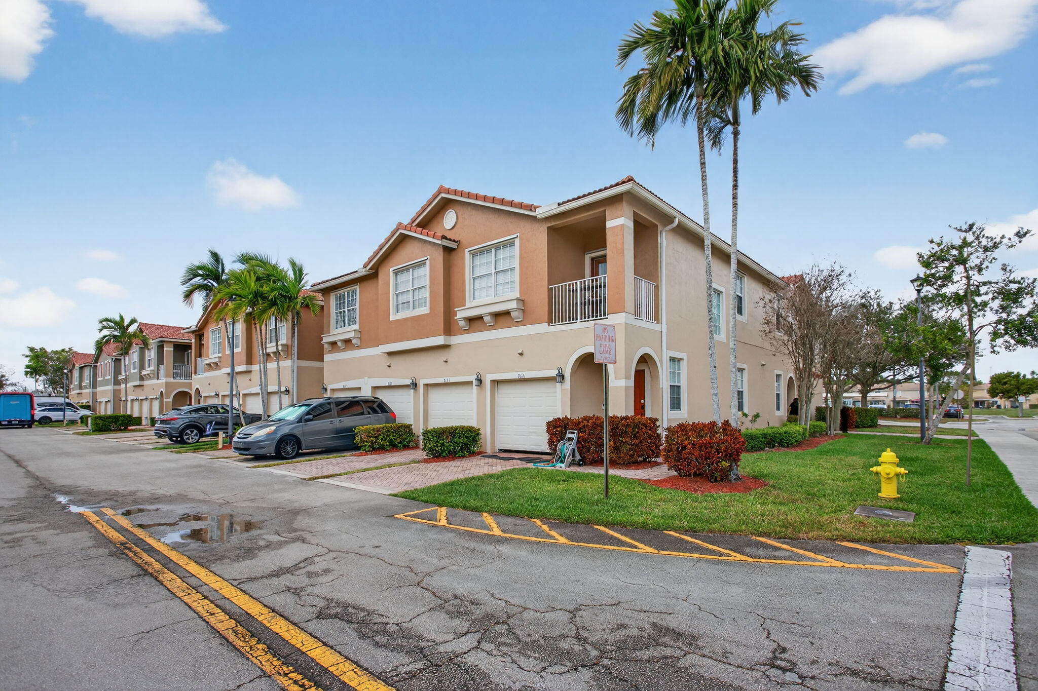 HAMPTON HILLS CONDO - Residential