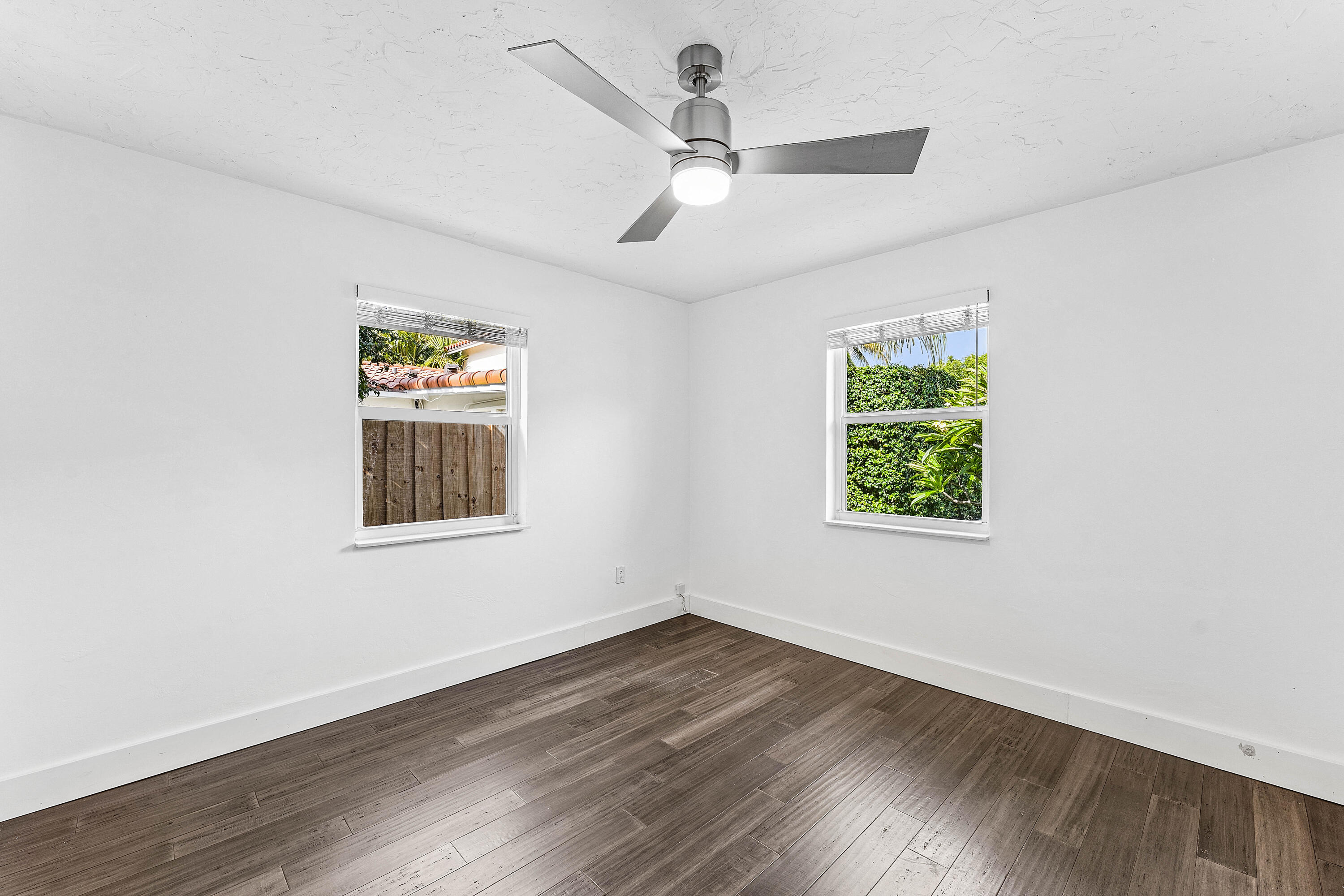 COLLEGE PARK - Residential