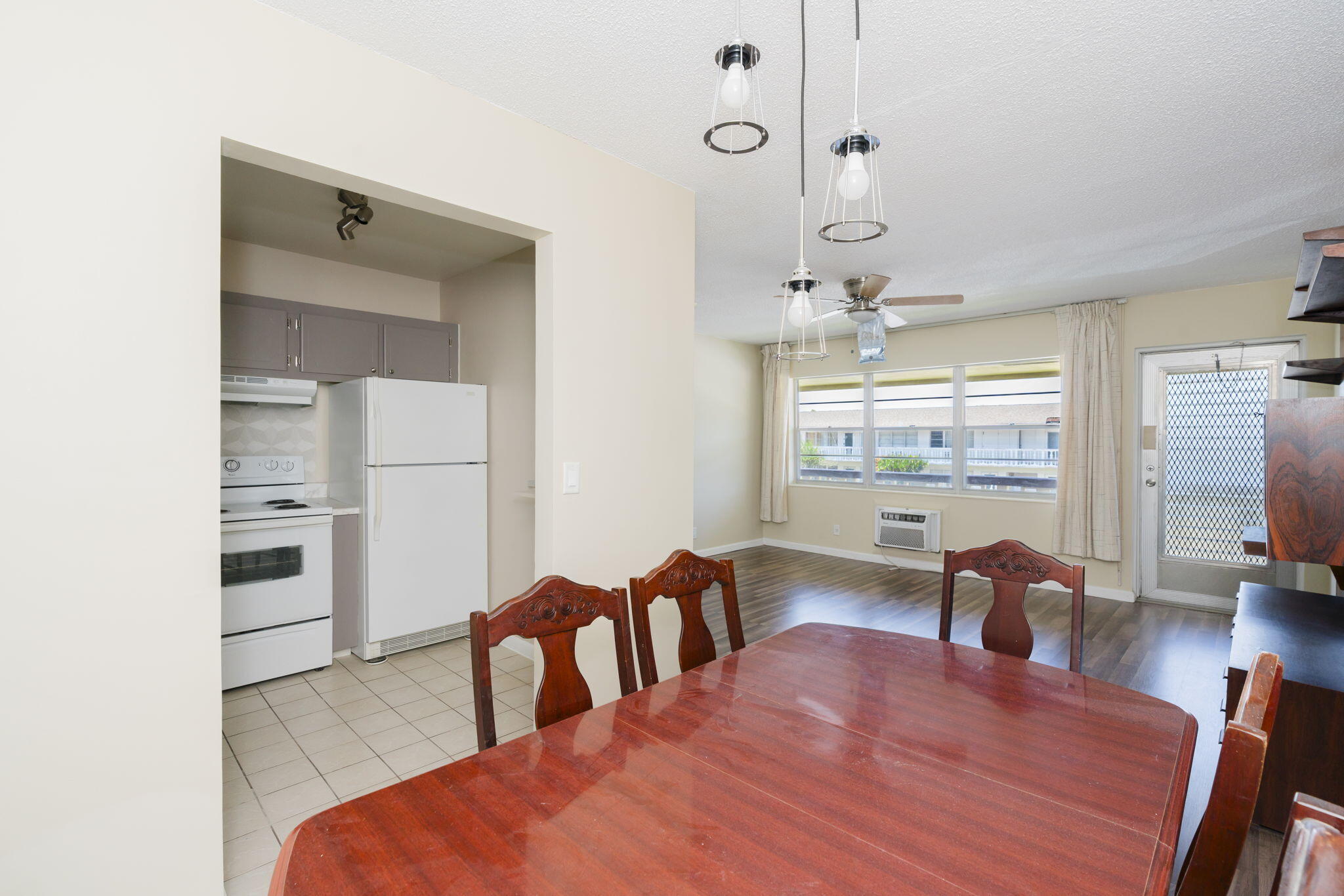 KINGSWOOD II CONDOS - Residential
