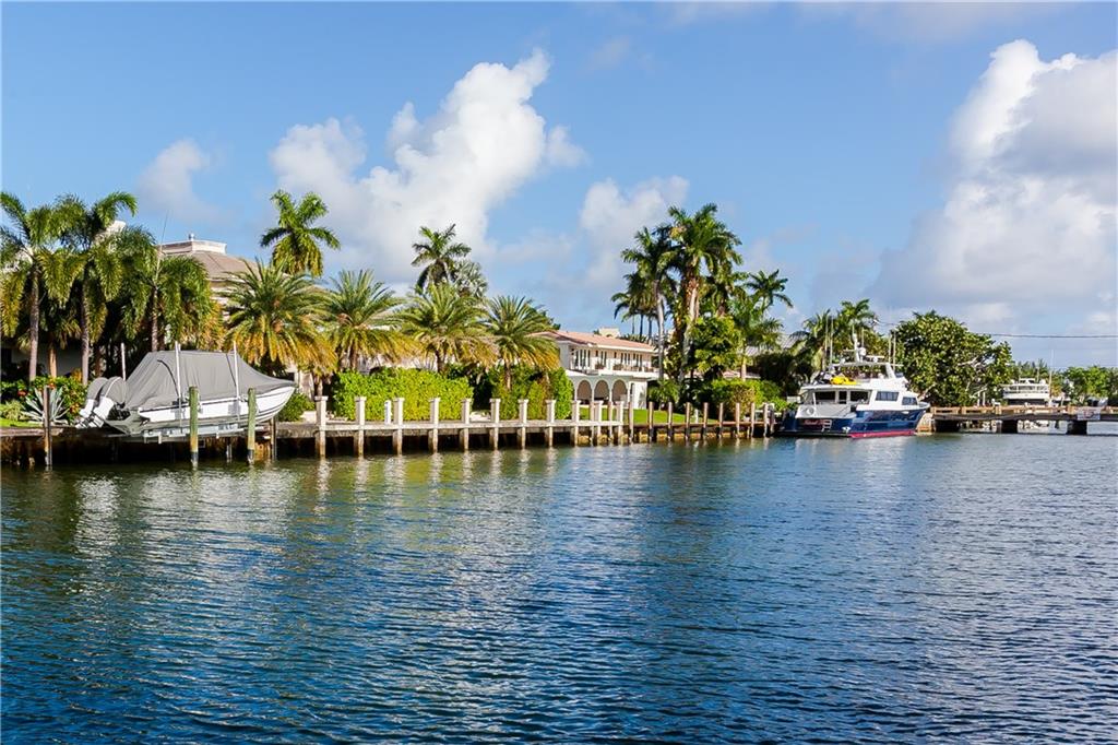 Del Lago Isle 42-2 B - Residential
