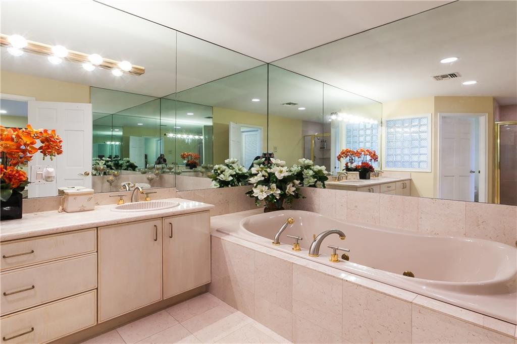Del Lago Isle 42-2 B - Residential