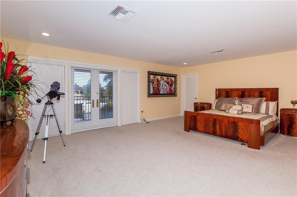 Del Lago Isle 42-2 B - Residential