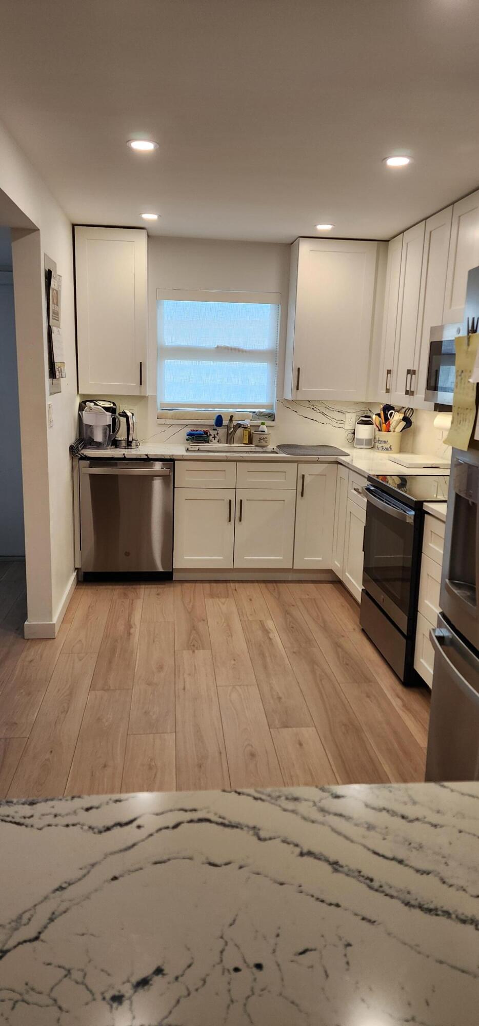 SEVILLE HOUSE CONDO APTS - Residential Lease