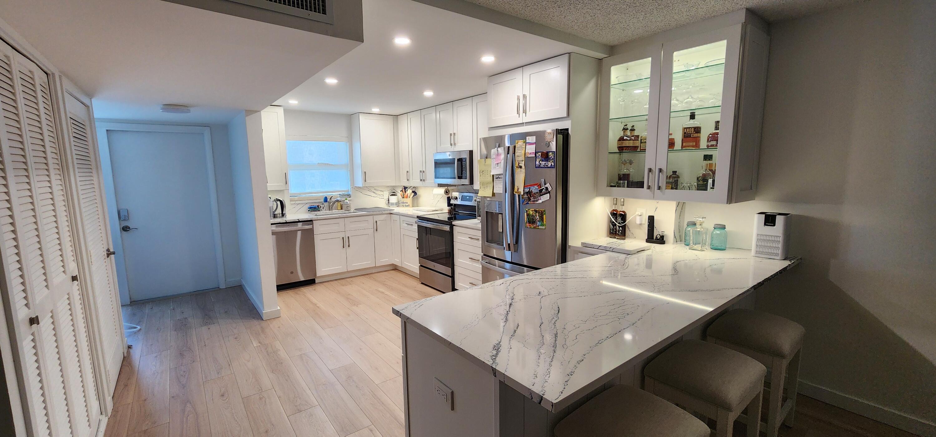 SEVILLE HOUSE CONDO APTS - Residential Lease