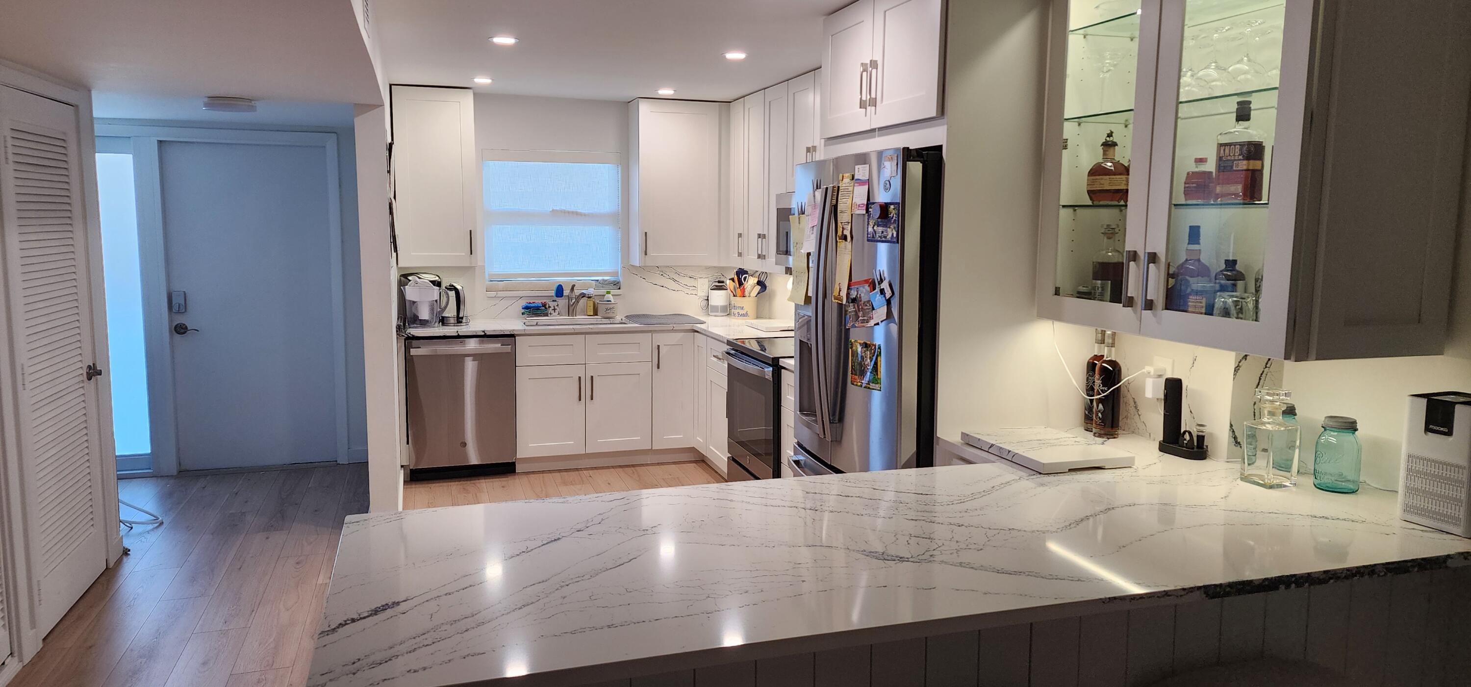 SEVILLE HOUSE CONDO APTS - Residential Lease