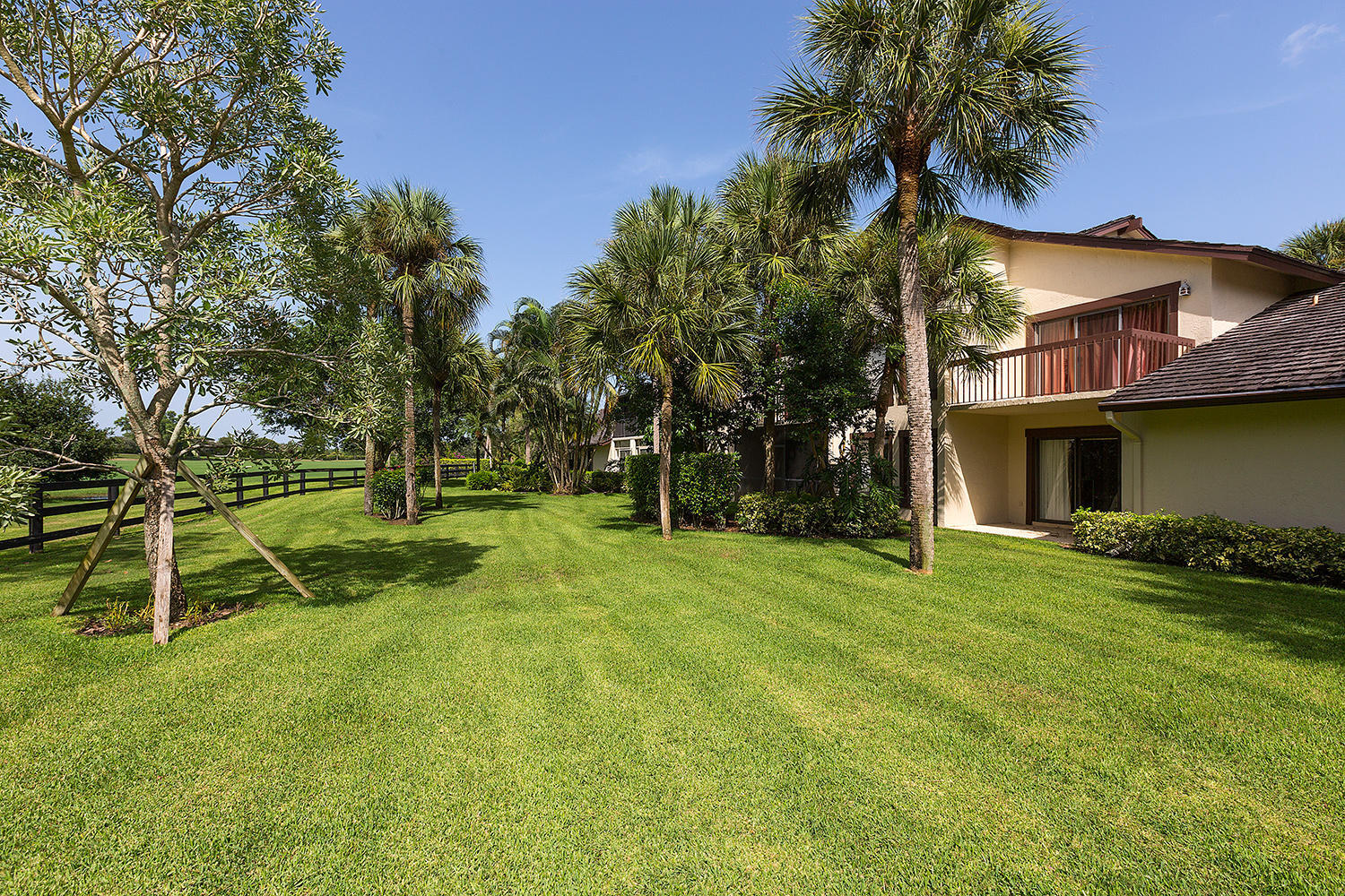 GOLF COTTAGES 2 CONDO - Residential