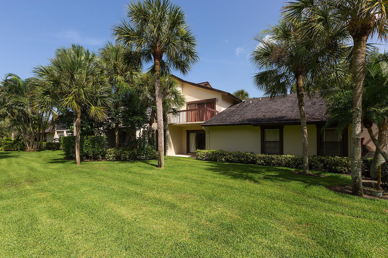 GOLF COTTAGES 2 CONDO - Residential