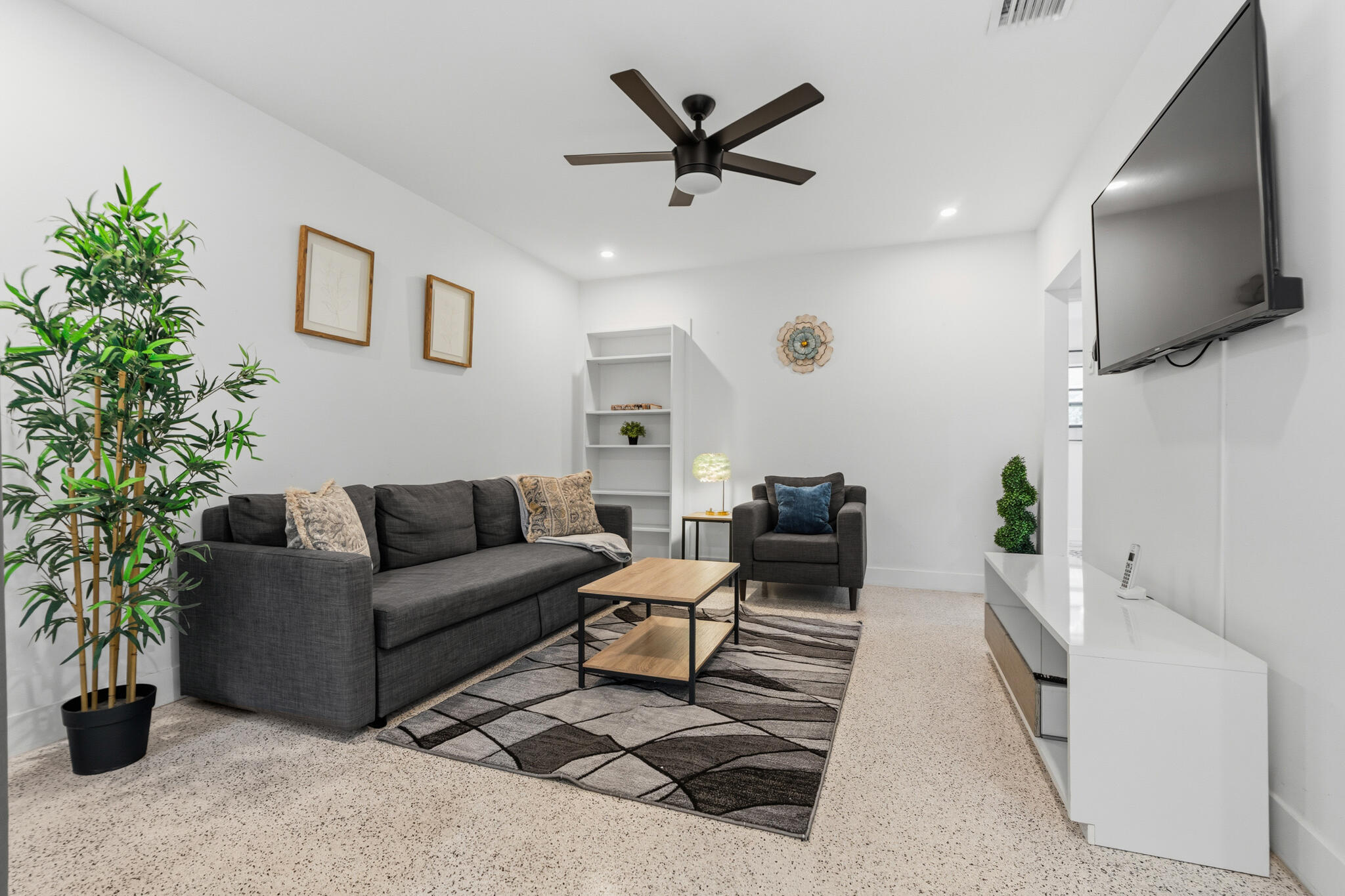 CROISSANT PARK RIVER SEC - Residential Income
