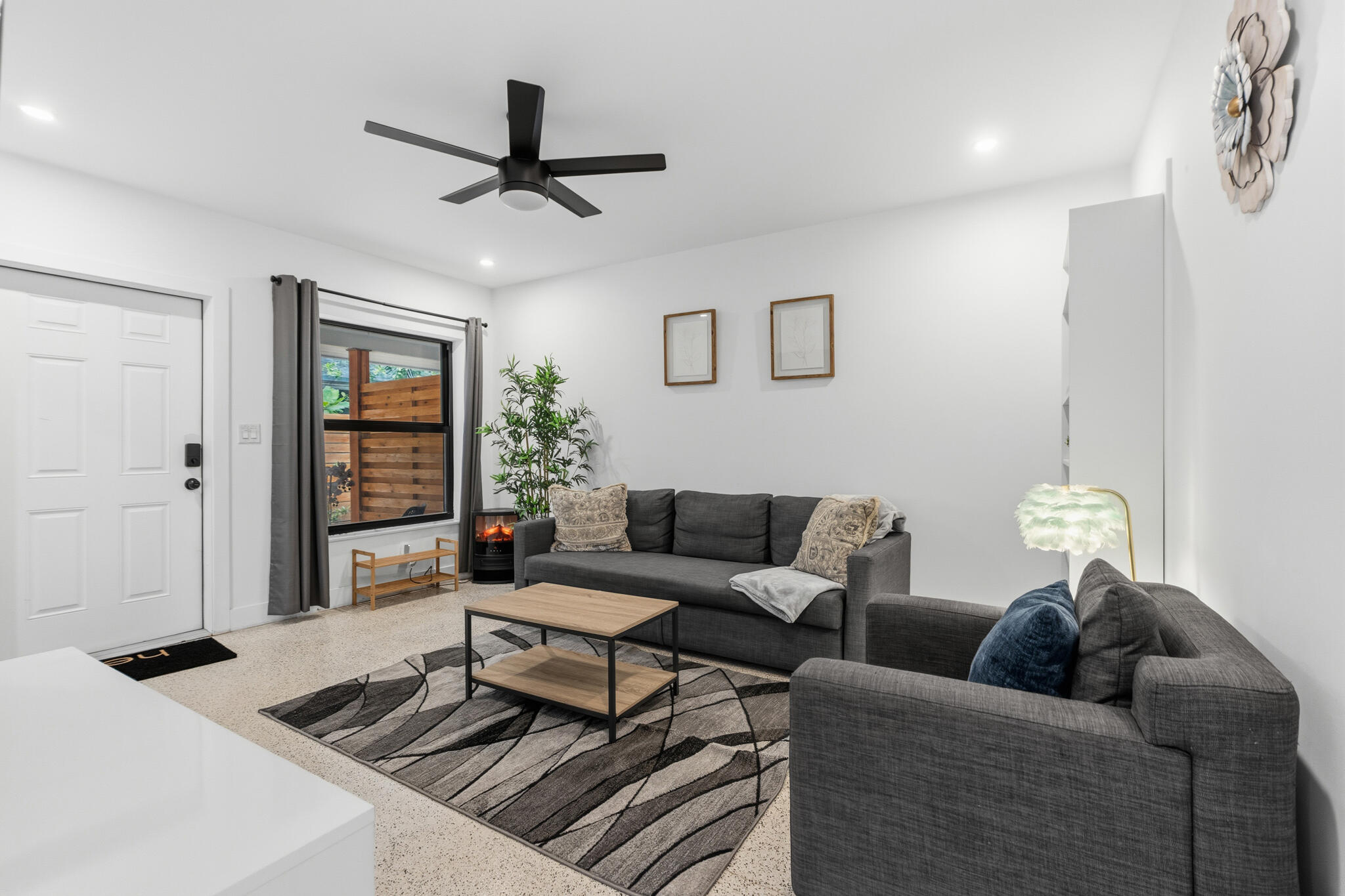 CROISSANT PARK RIVER SEC - Residential Income