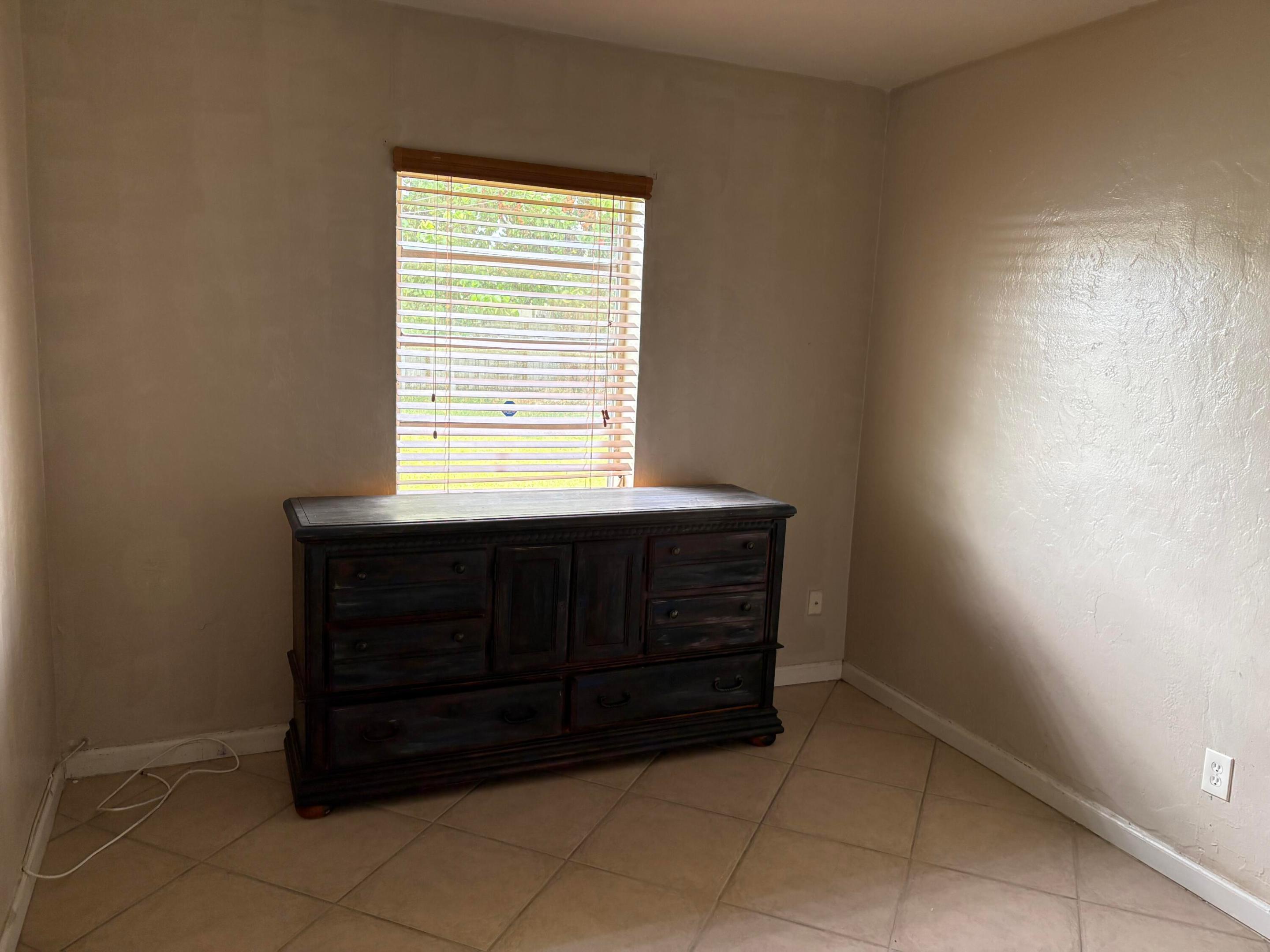 HOLLYWOOD BEACH GARDENS - Residential Lease
