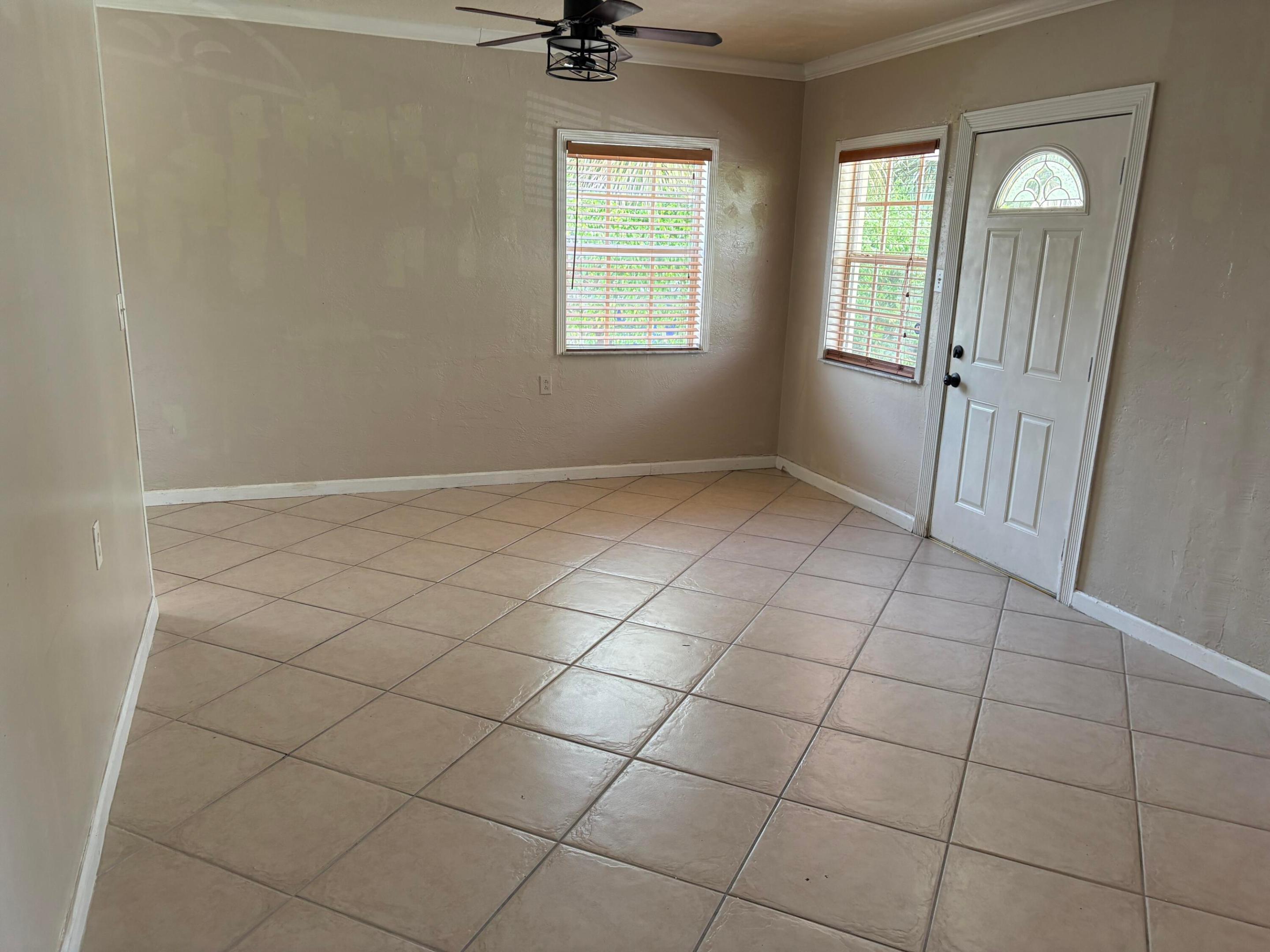 HOLLYWOOD BEACH GARDENS - Residential Lease