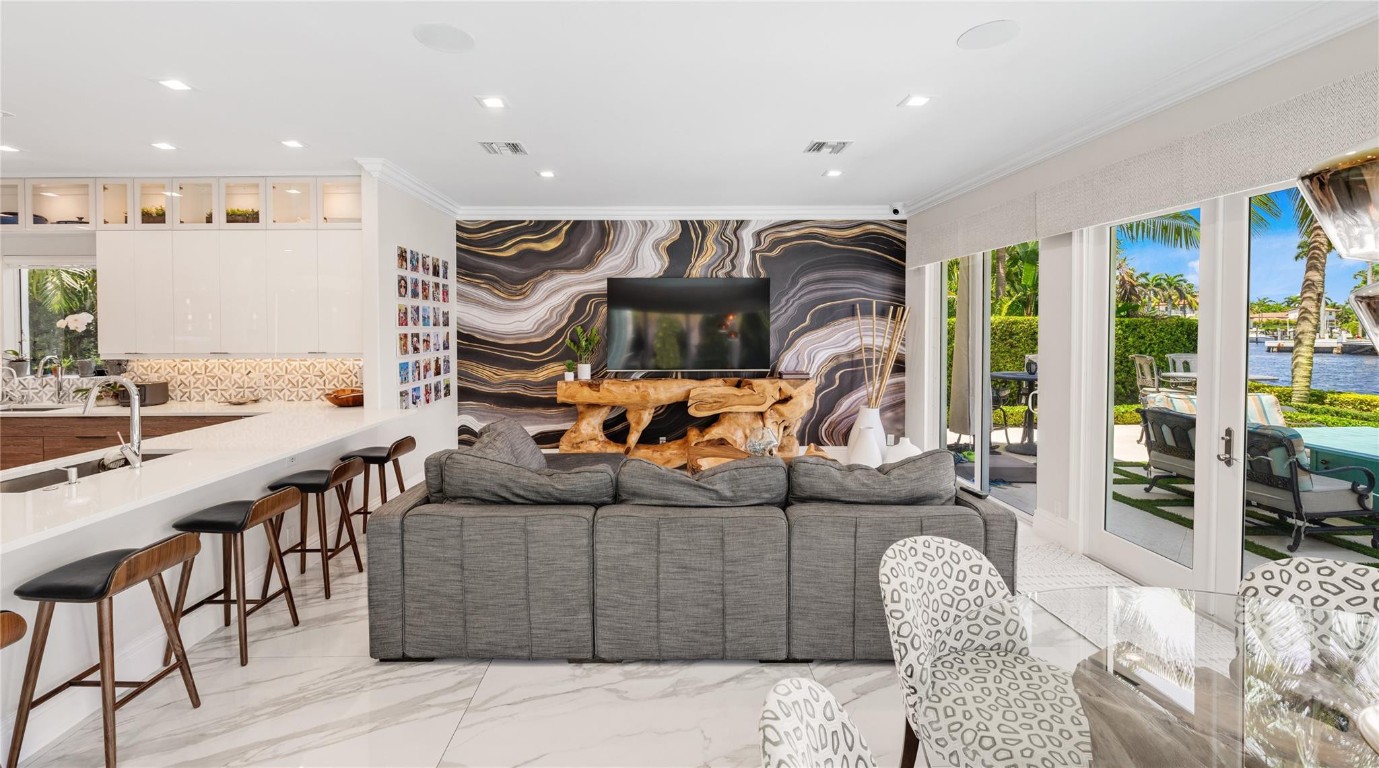 HILLSBORO SHORES SEC B - Residential