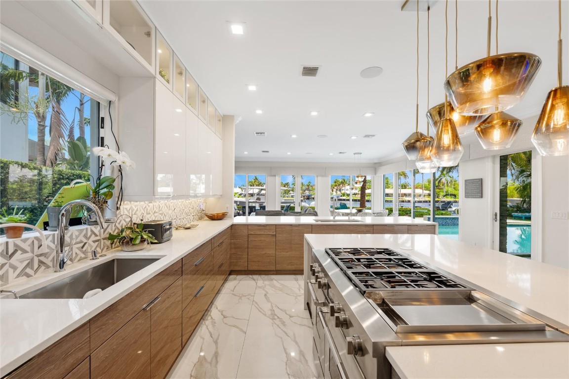 HILLSBORO SHORES SEC B - Residential