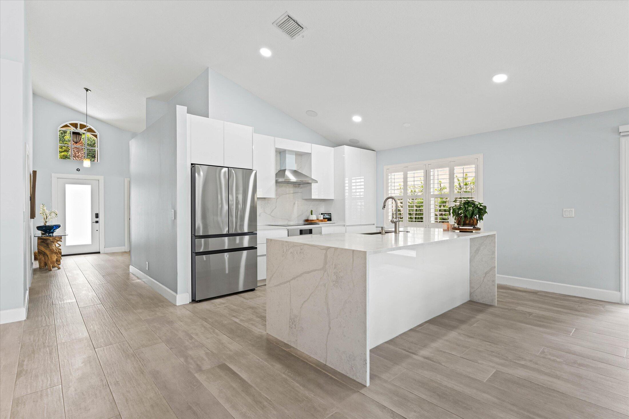 HILLSBORO COUNTRY CLUB - Residential Lease