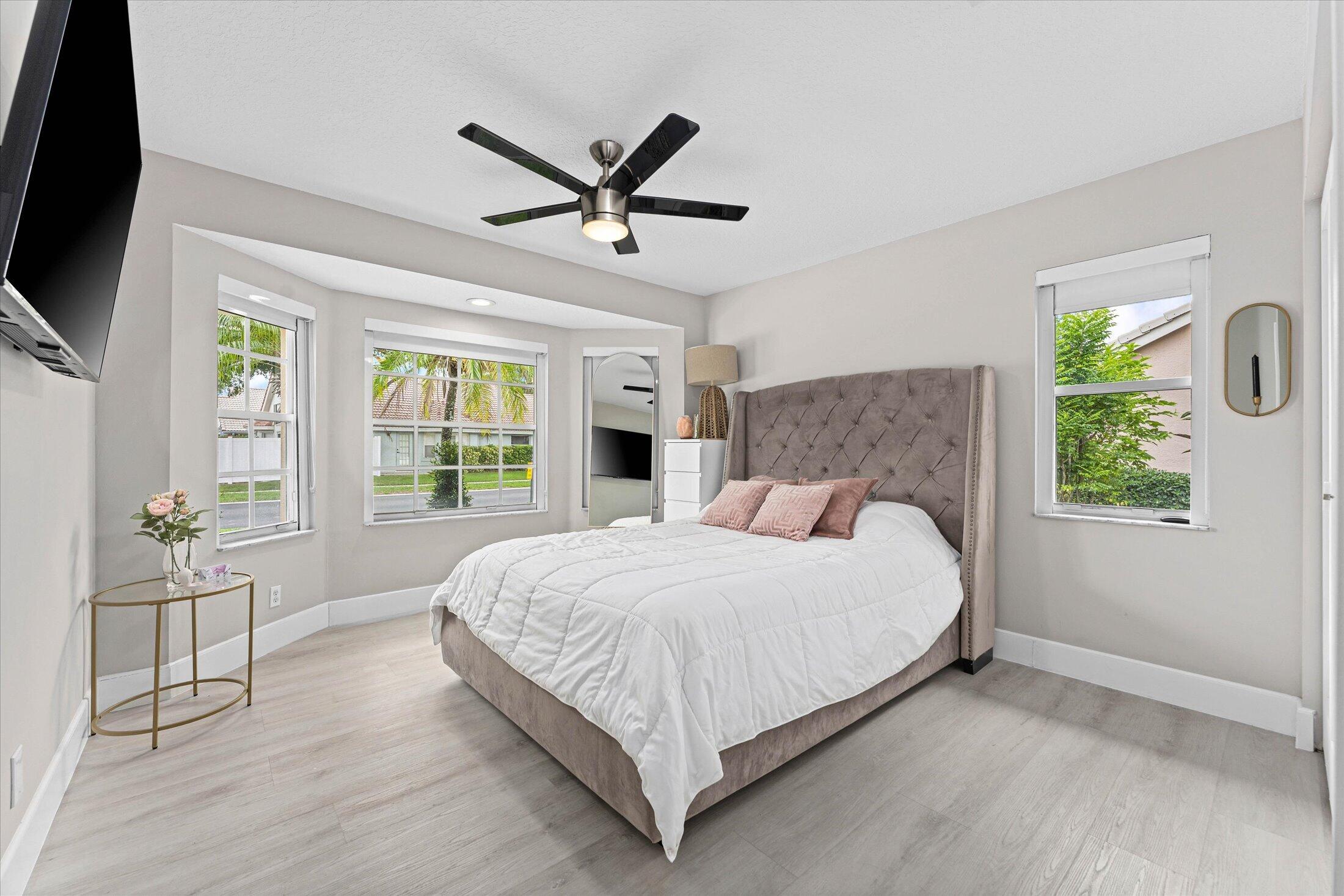 HILLSBORO COUNTRY CLUB - Residential Lease