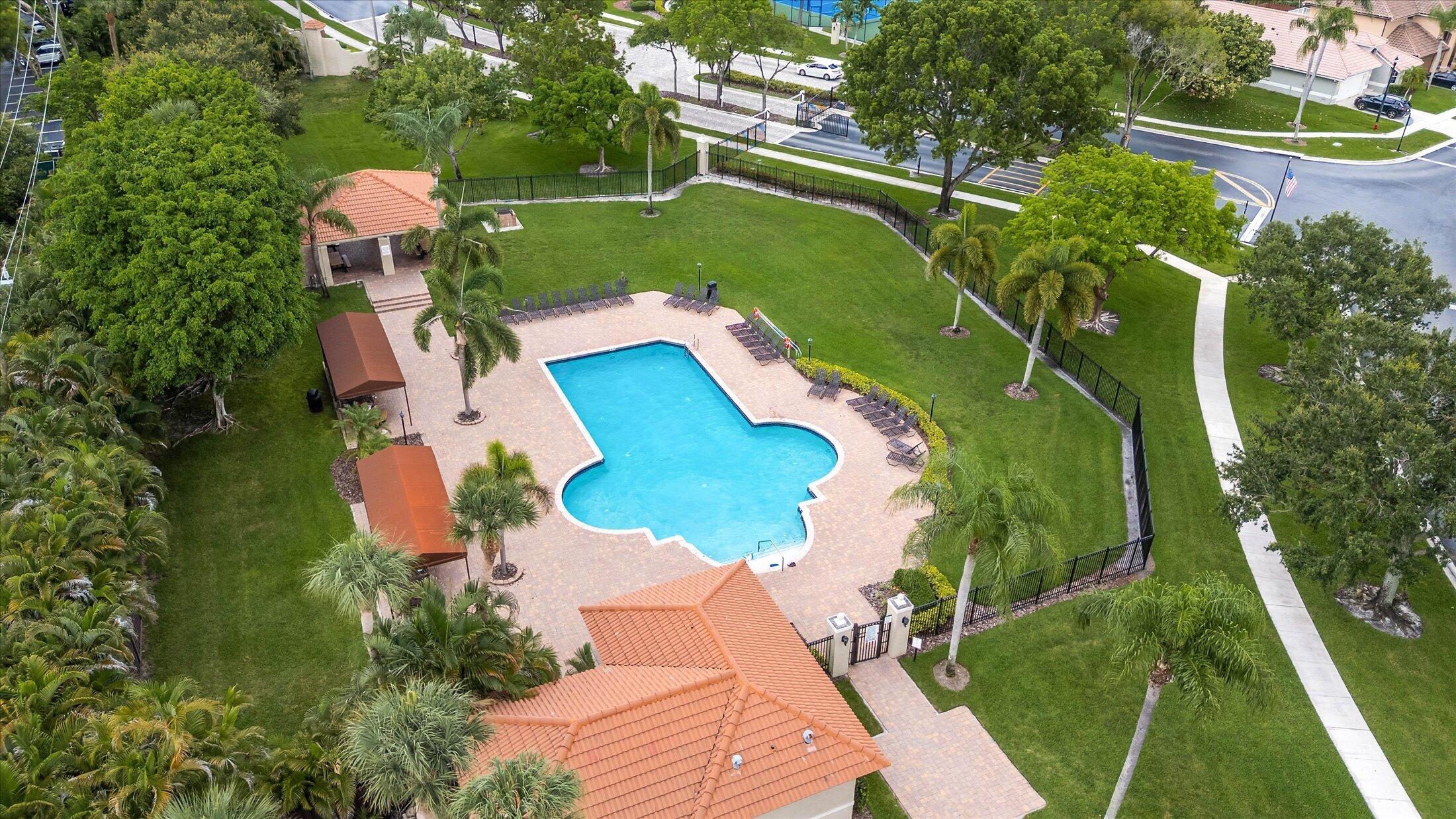 HILLSBORO COUNTRY CLUB - Residential Lease
