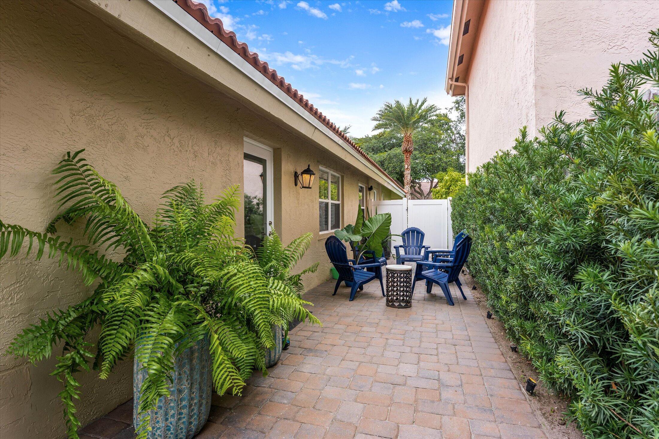 HILLSBORO COUNTRY CLUB - Residential Lease
