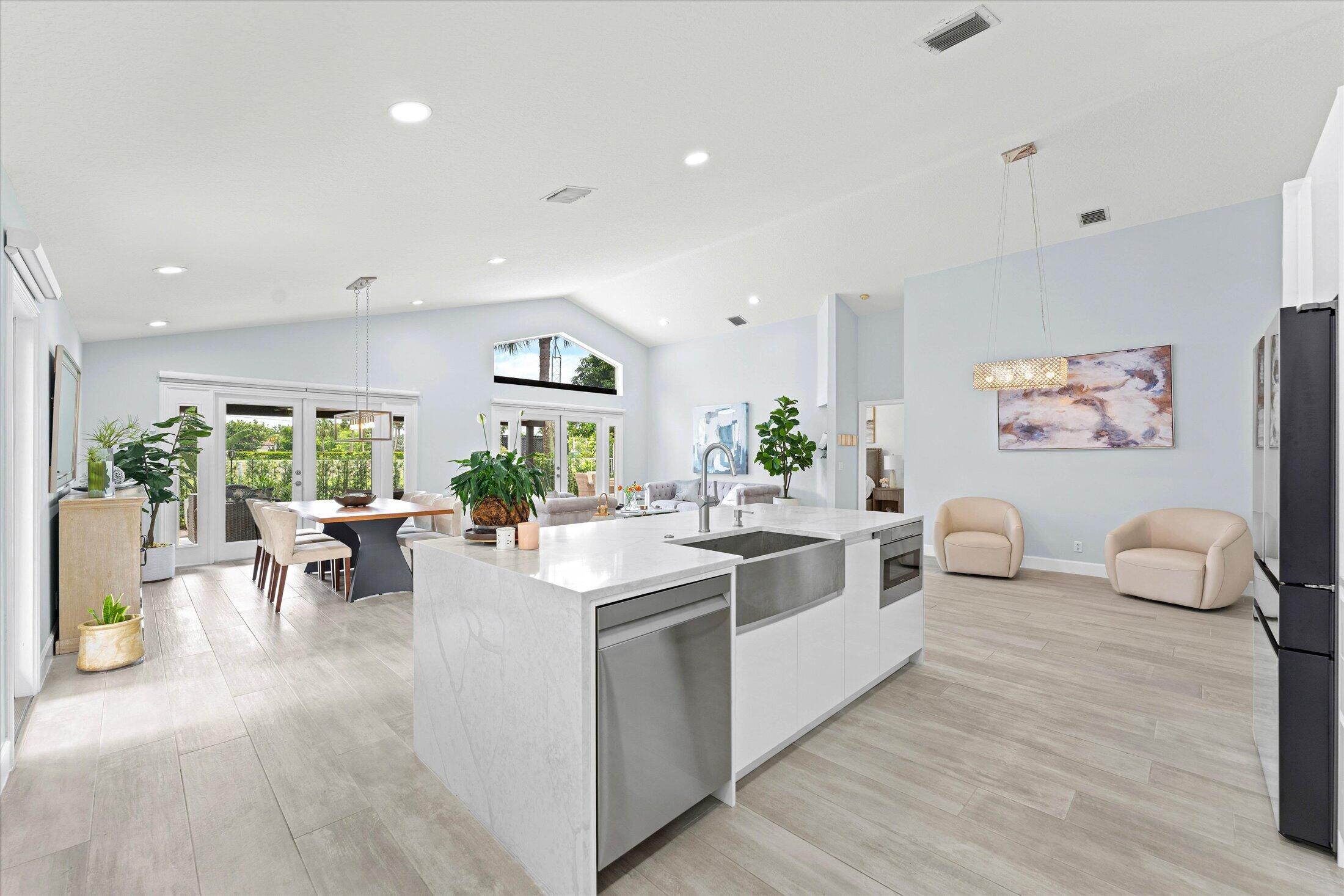 HILLSBORO COUNTRY CLUB - Residential Lease