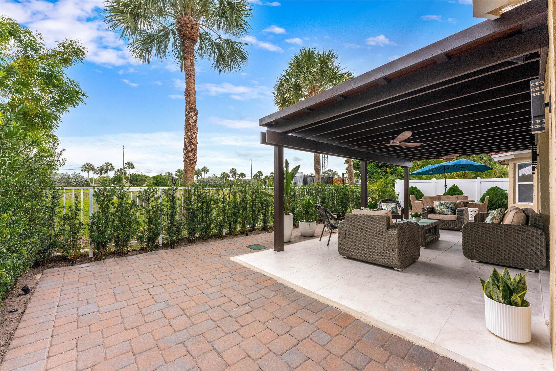HILLSBORO COUNTRY CLUB - Residential Lease